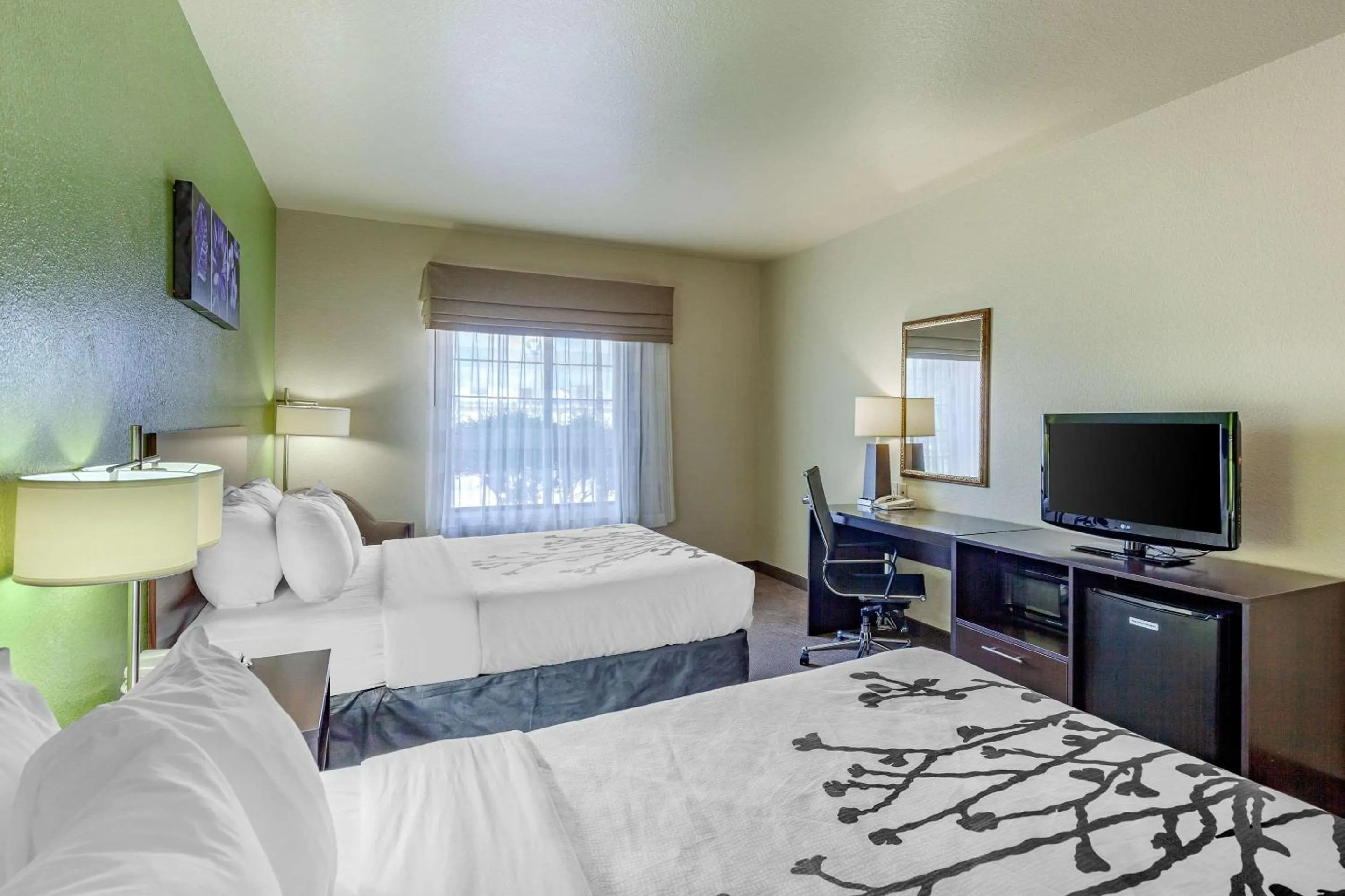 Photo of the whole room, Bed in Sleep Inn & Suites Hewitt - South Waco