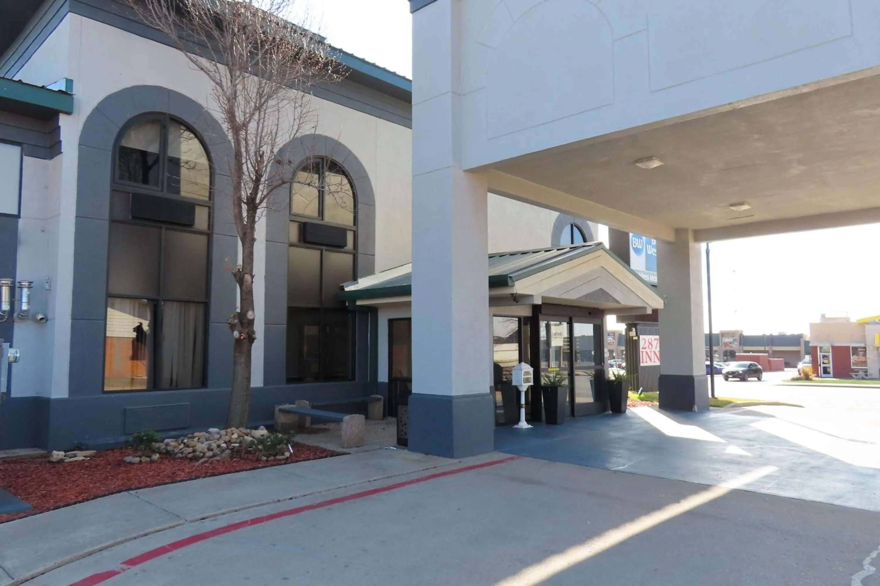 Property building in Best Western Childress West Hotel