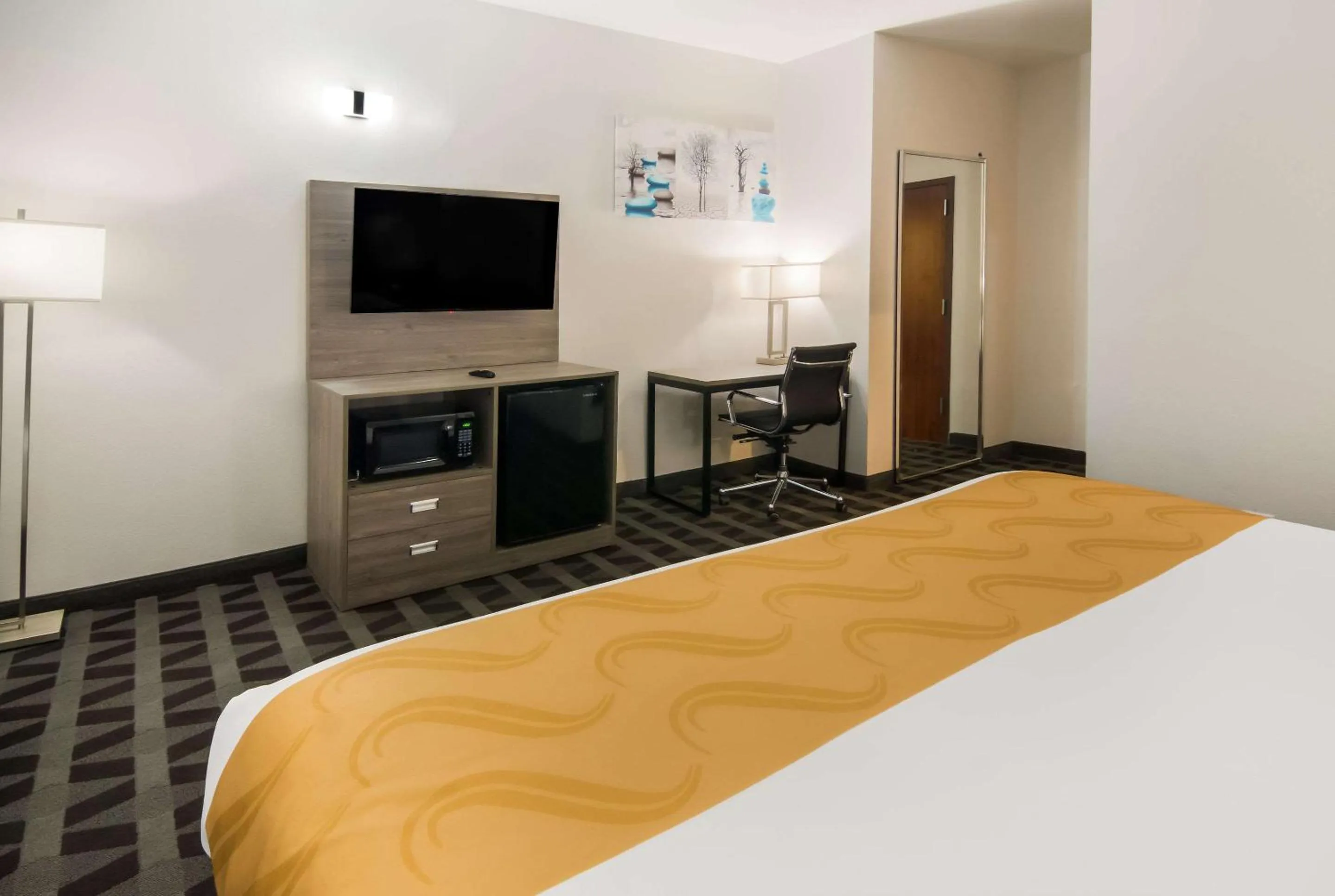 Bedroom, Bed in Quality Inn & Suites Waco North