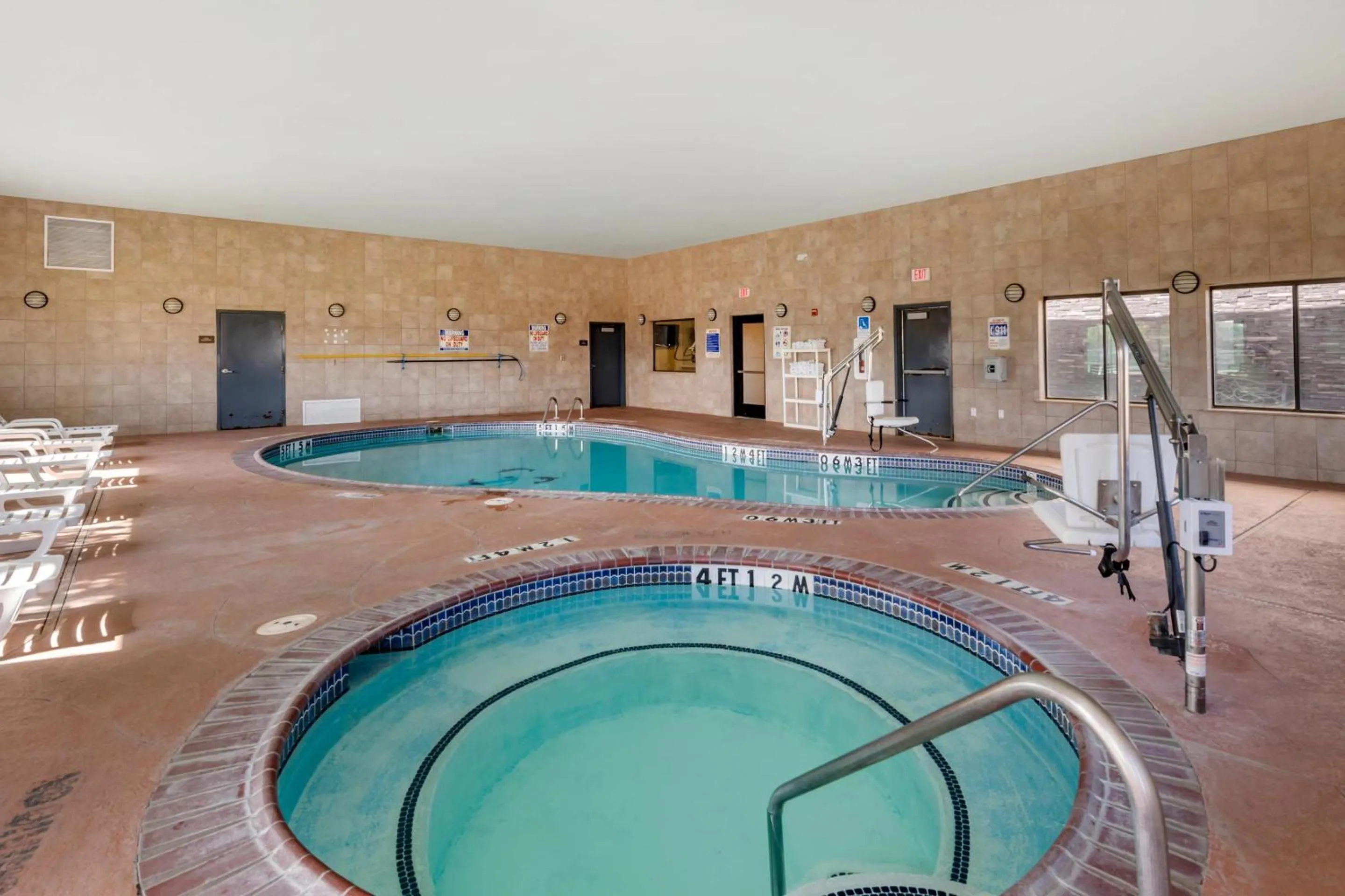 Swimming pool in Comfort Inn & Suites Lubbock West
