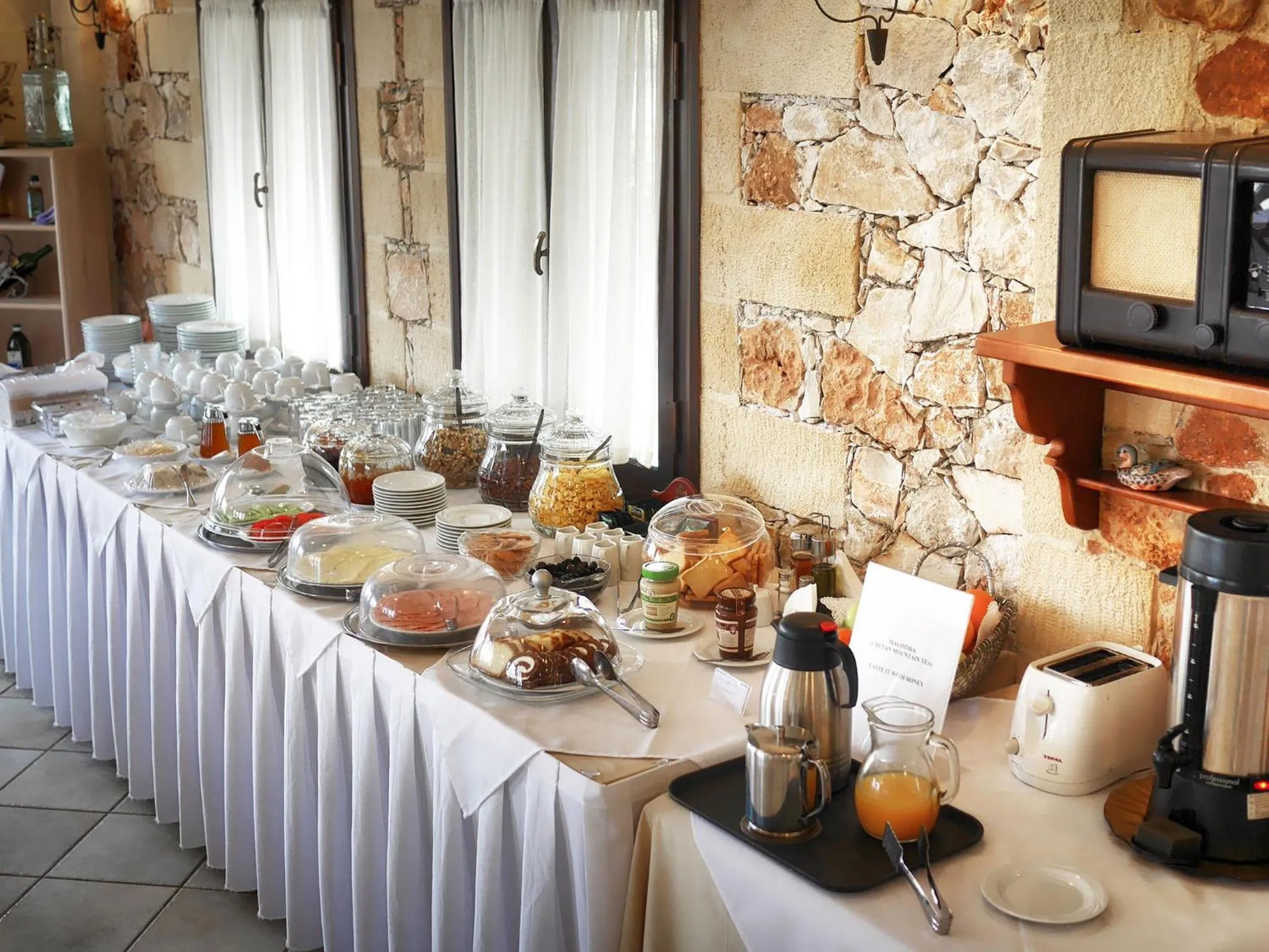 Buffet breakfast in Areti Aparthotel