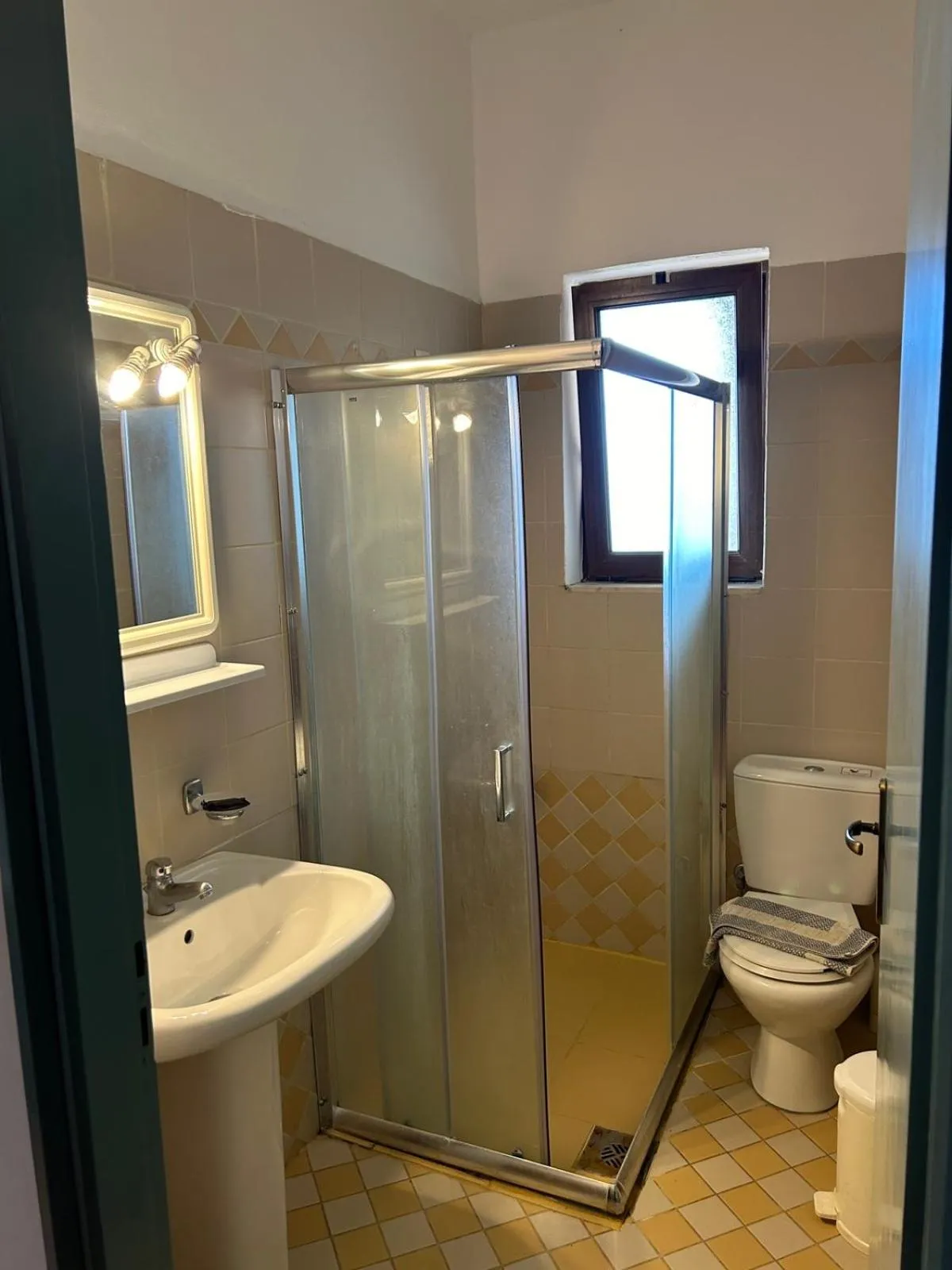 Shower in Areti Aparthotel