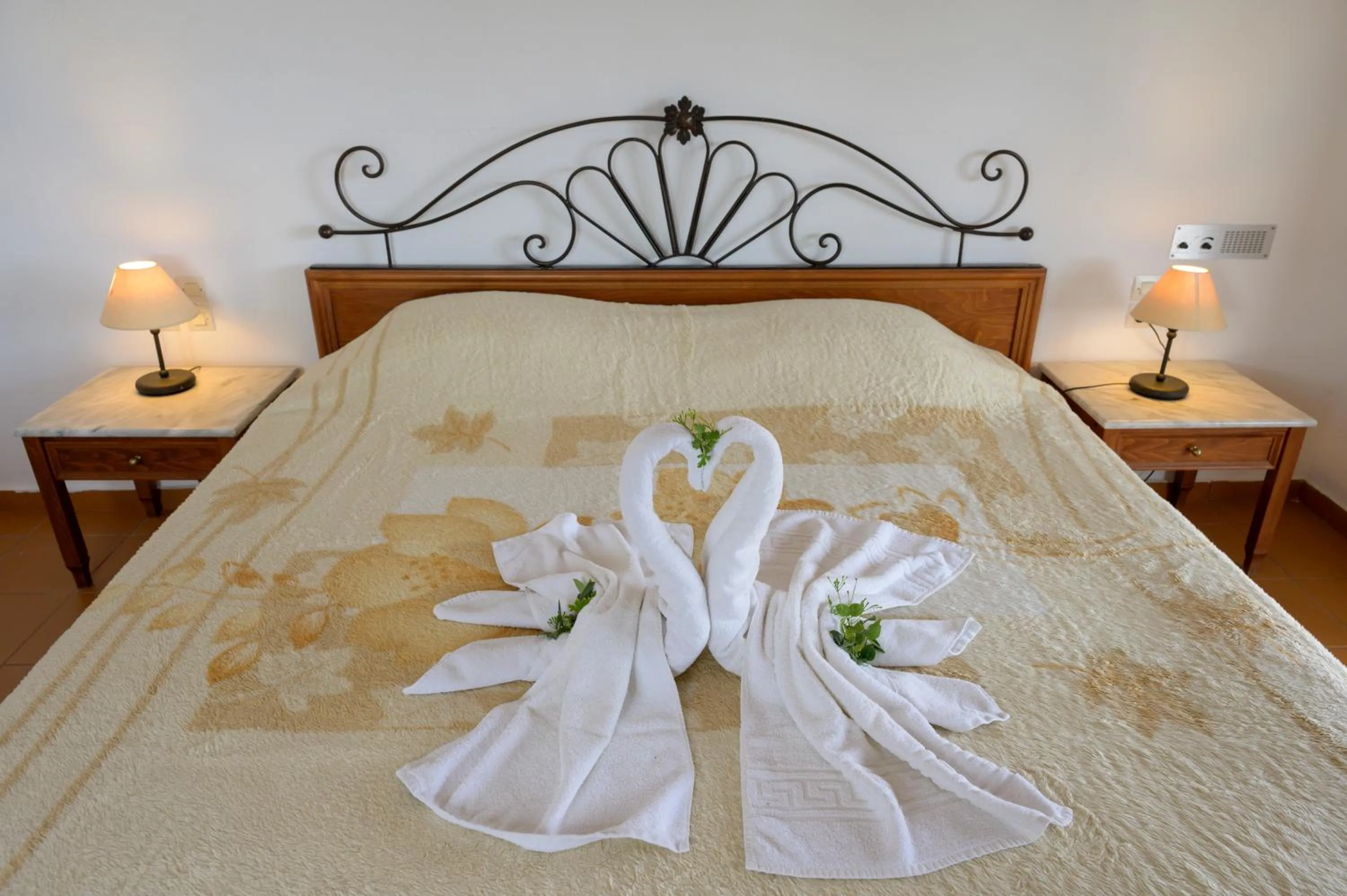 Bed in Areti Aparthotel