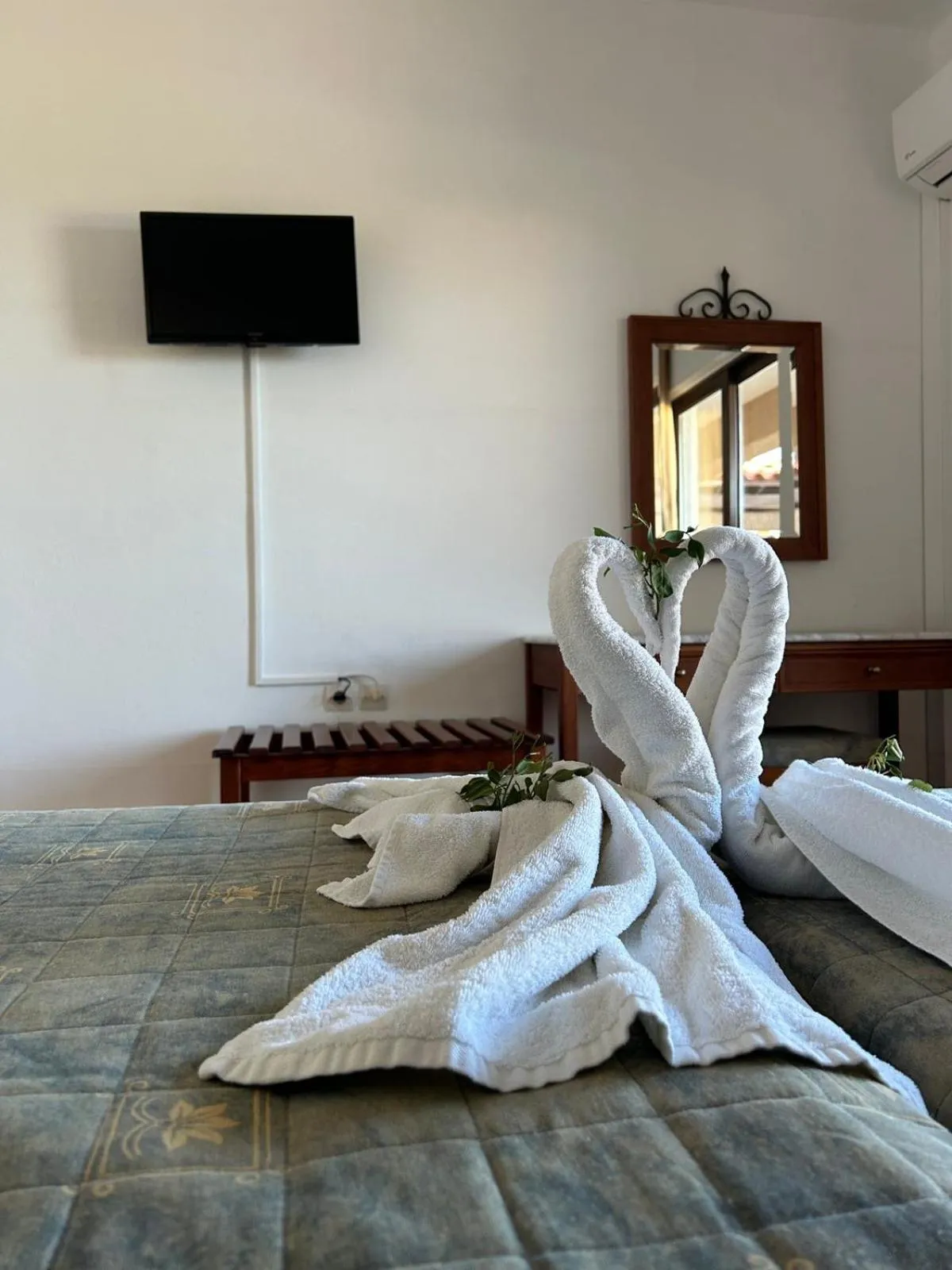 Bed in Areti Aparthotel