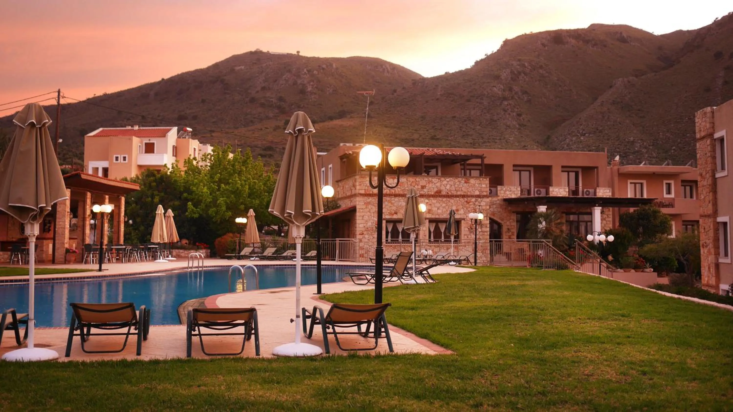 Swimming pool in Areti Aparthotel