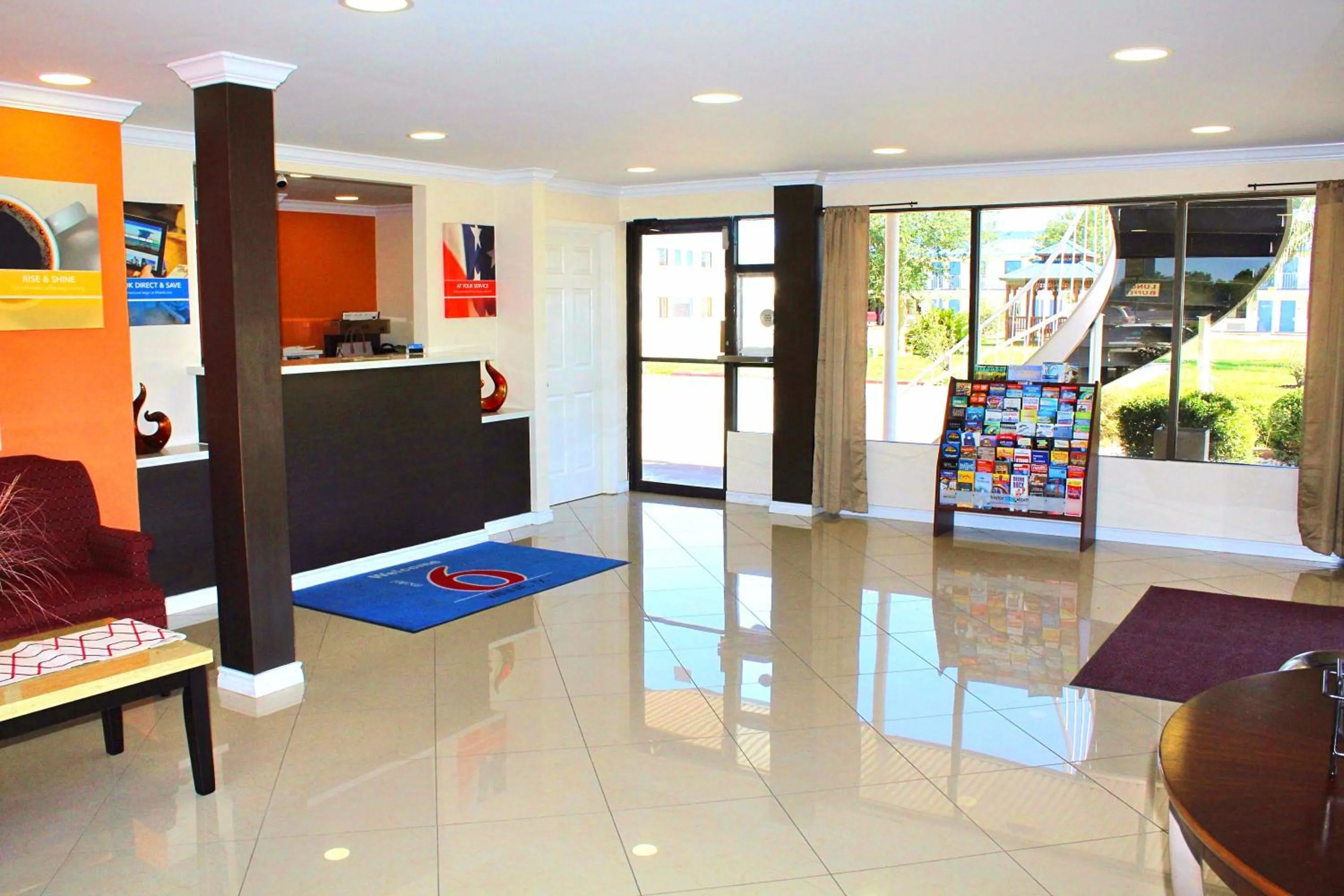 Lobby or reception in Motel 6-Winnie, TX