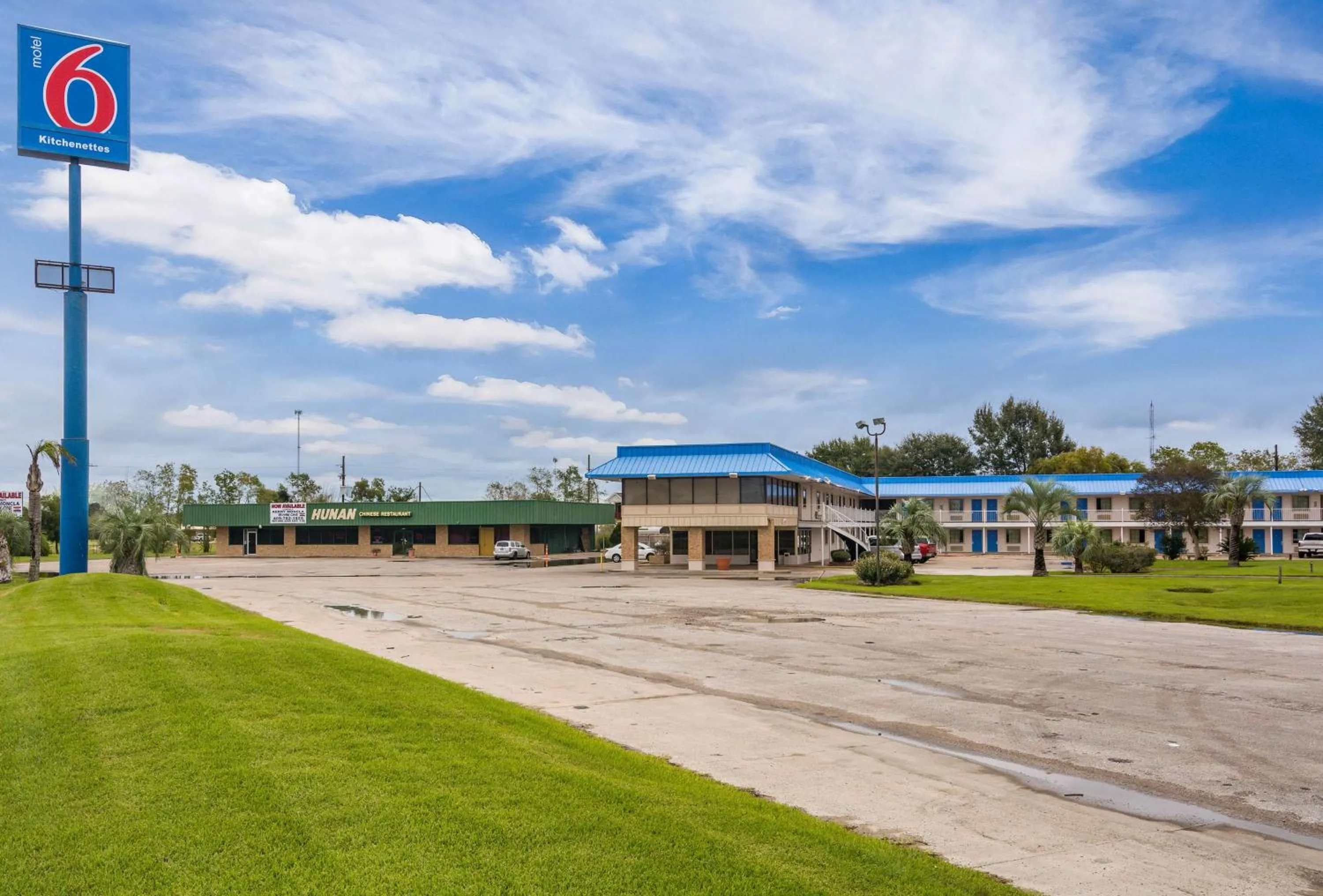 Property building in Motel 6-Winnie, TX