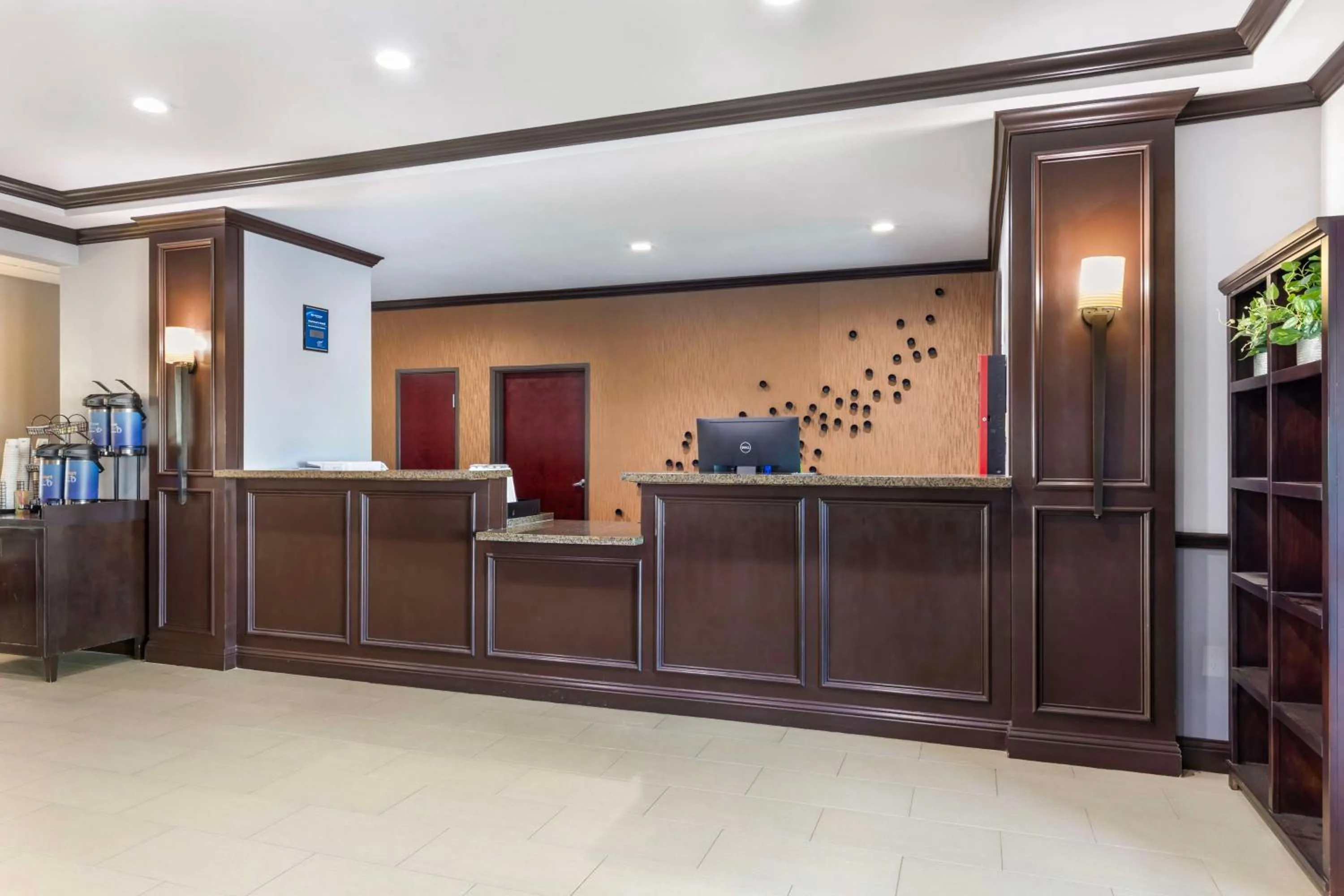Lobby or reception in Best Western Carthage Inn & Suites