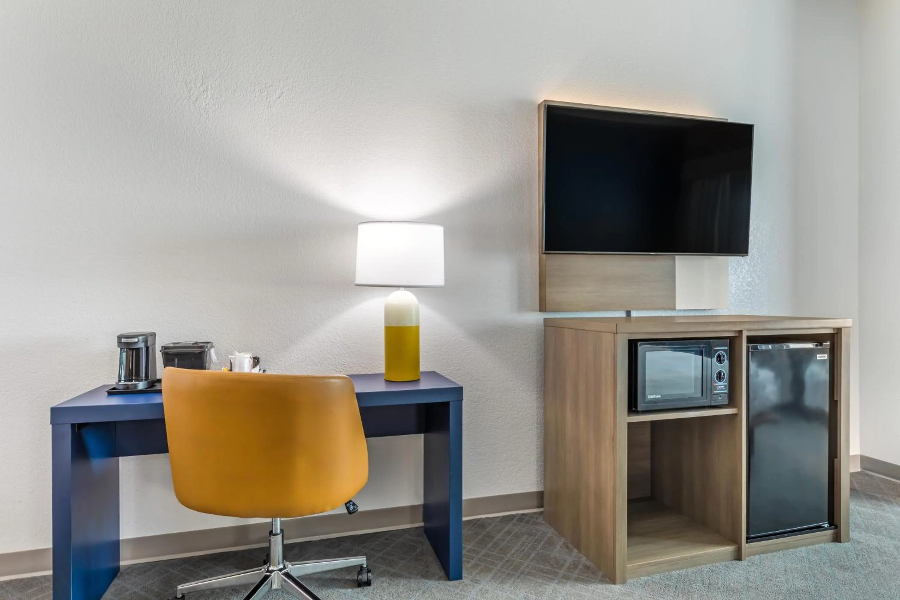 TV and multimedia in Comfort Suites Nacogdoches