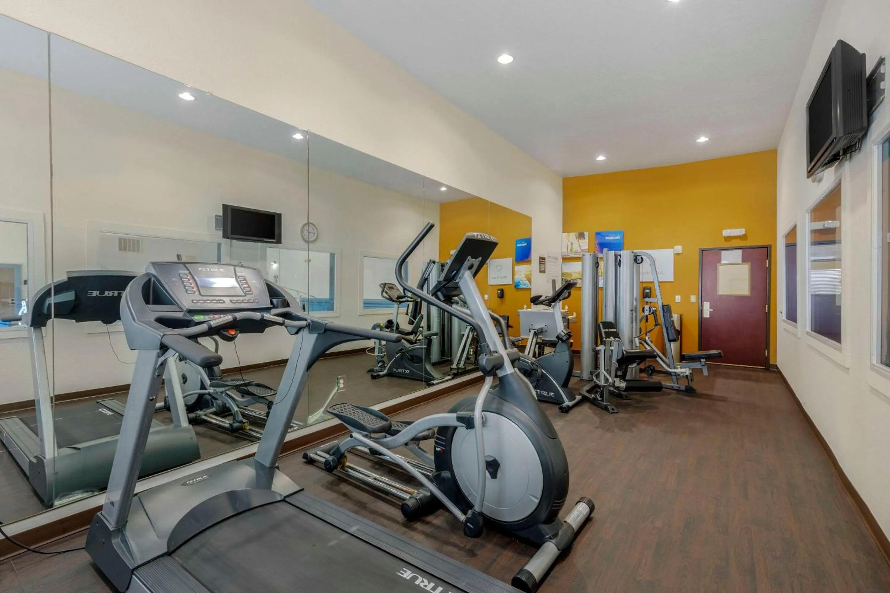 Fitness centre/facilities in Comfort Suites Benbrook - Fort Worth Southwest