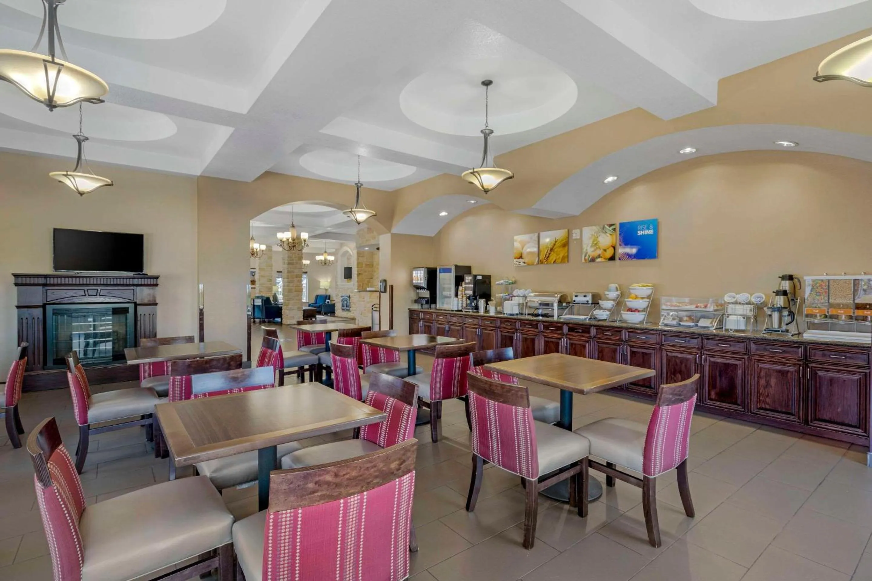 Breakfast in Comfort Suites Benbrook - Fort Worth Southwest