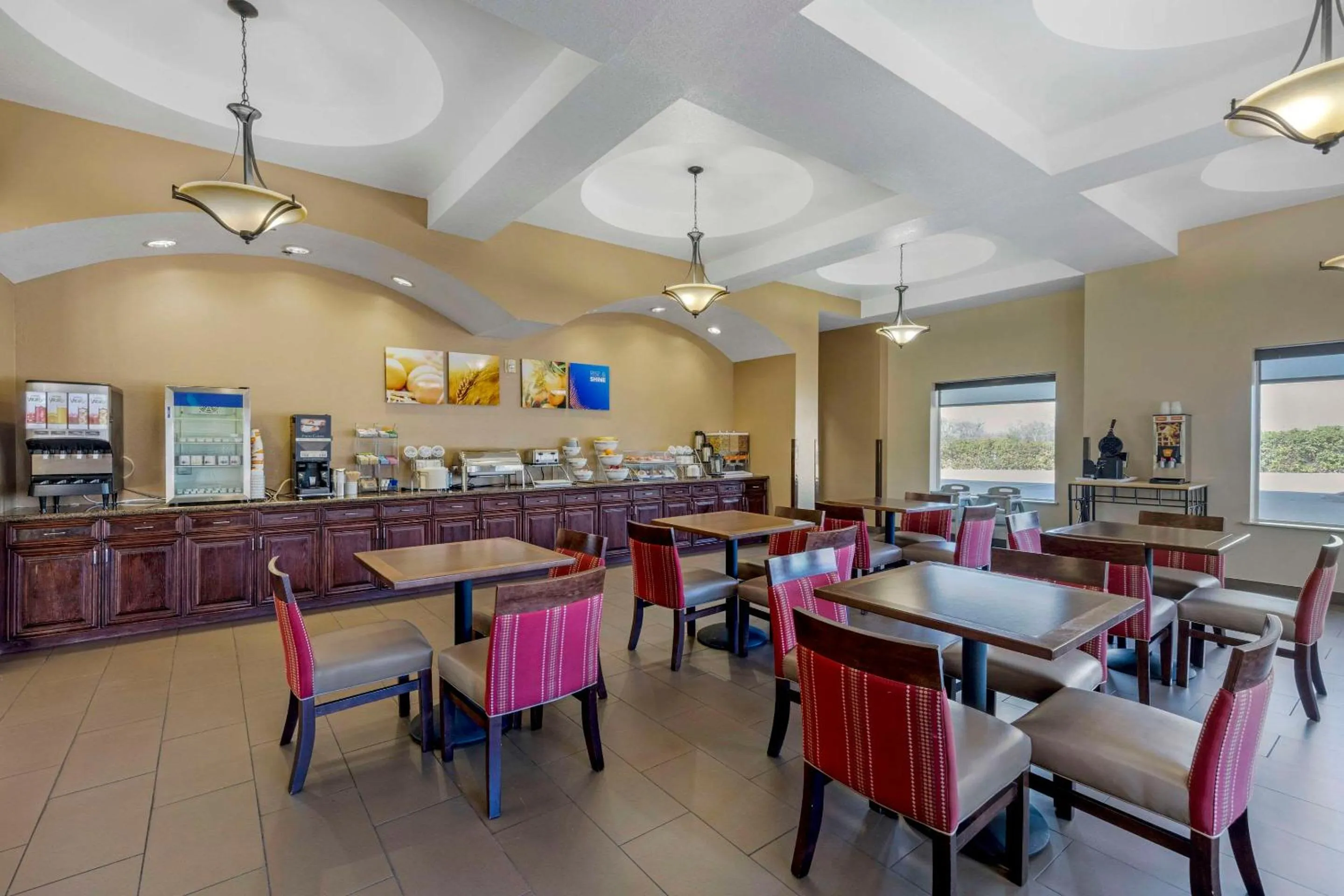 Breakfast in Comfort Suites Benbrook - Fort Worth Southwest