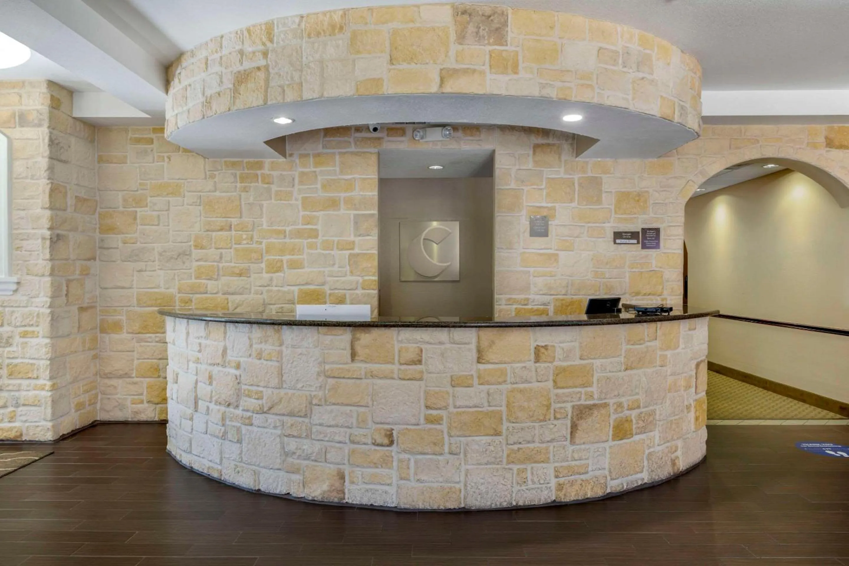 Lobby or reception in Comfort Suites Benbrook - Fort Worth Southwest