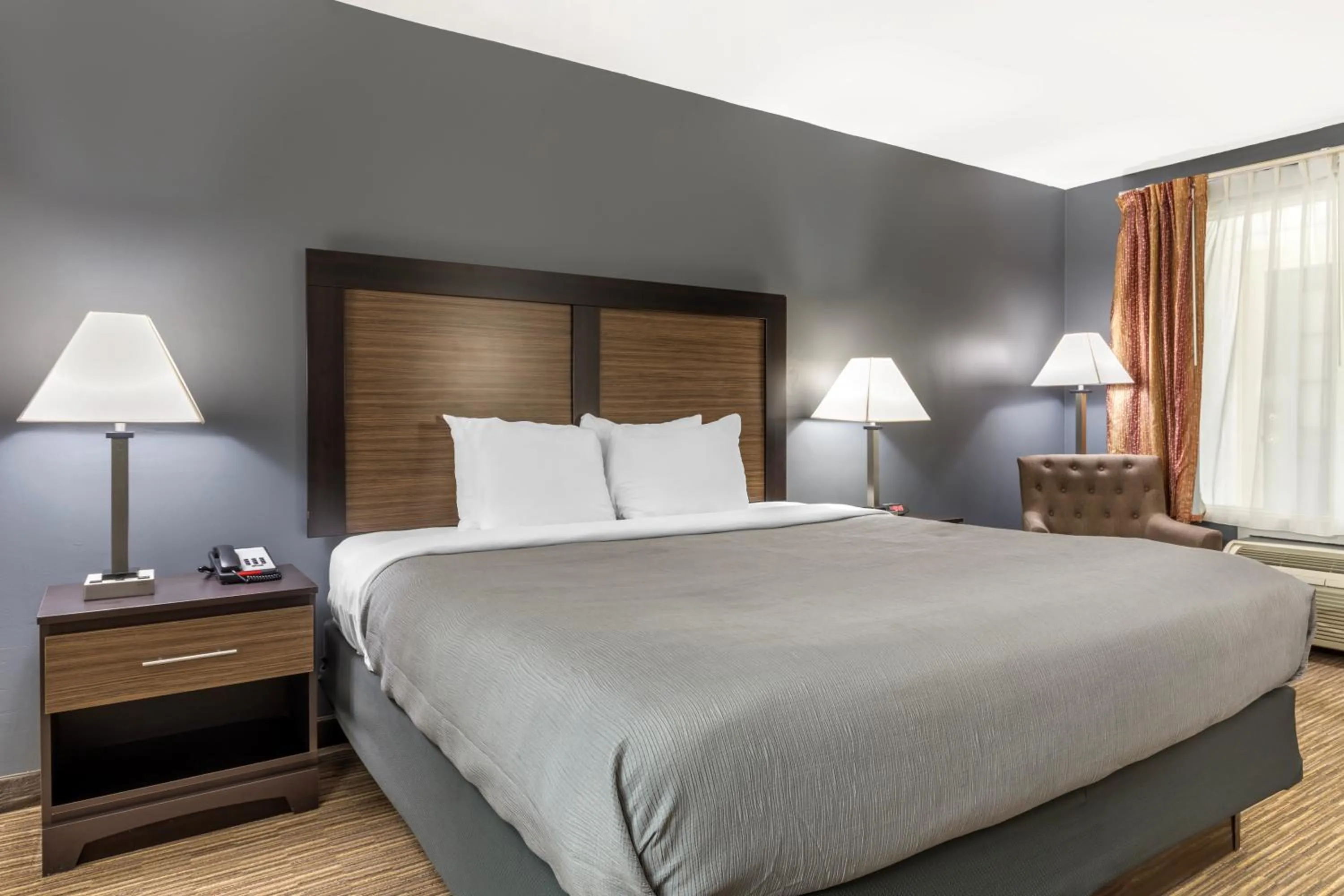 Bed in Quality Inn Gainesville