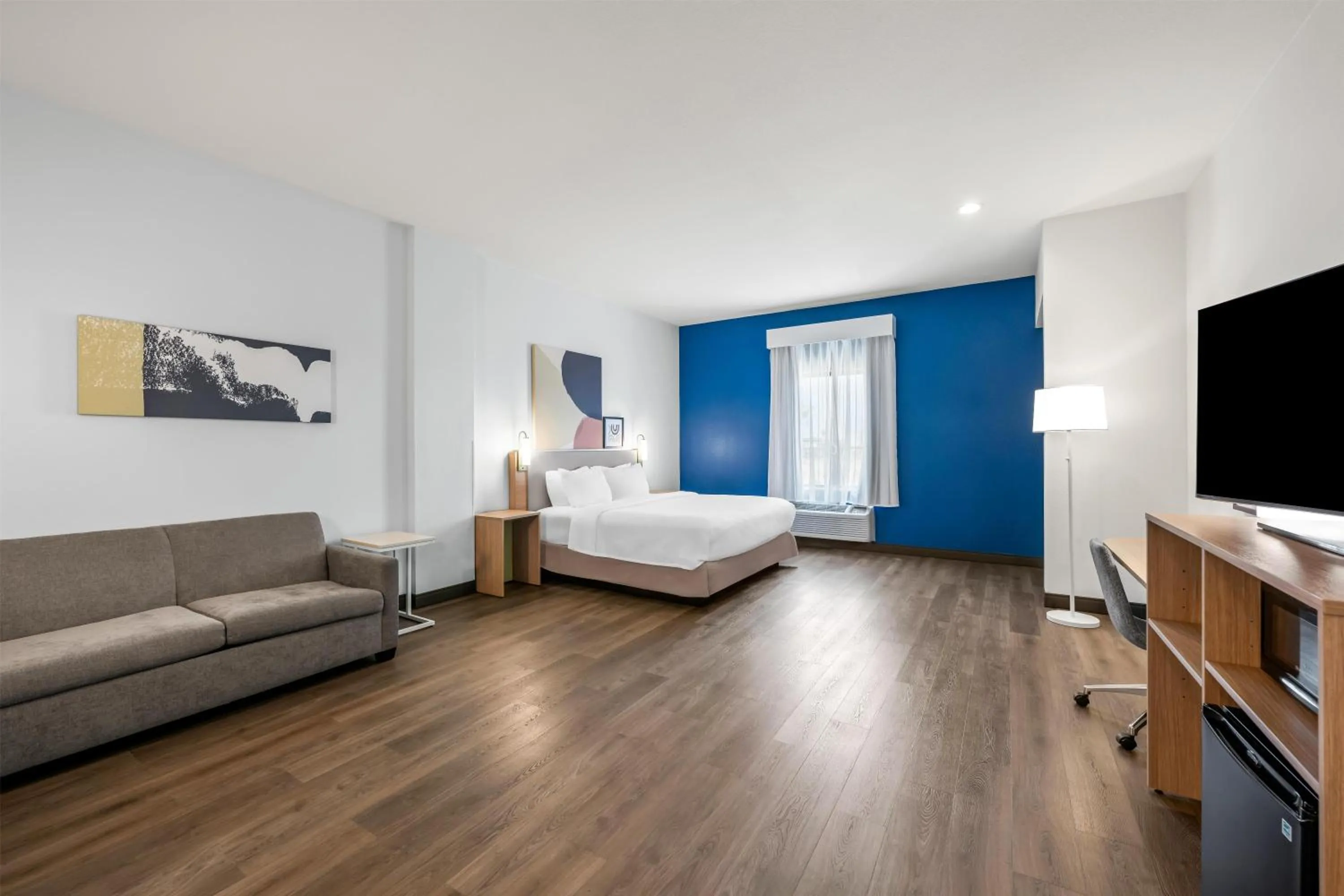 Living room, Bed in Spark by Hilton Fort Stockton