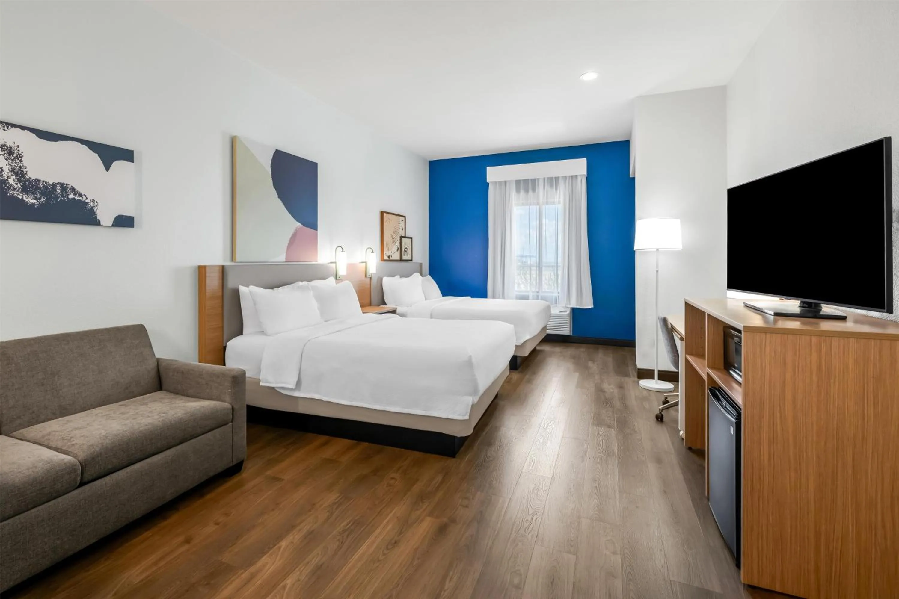 Living room, Bed in Spark by Hilton Fort Stockton