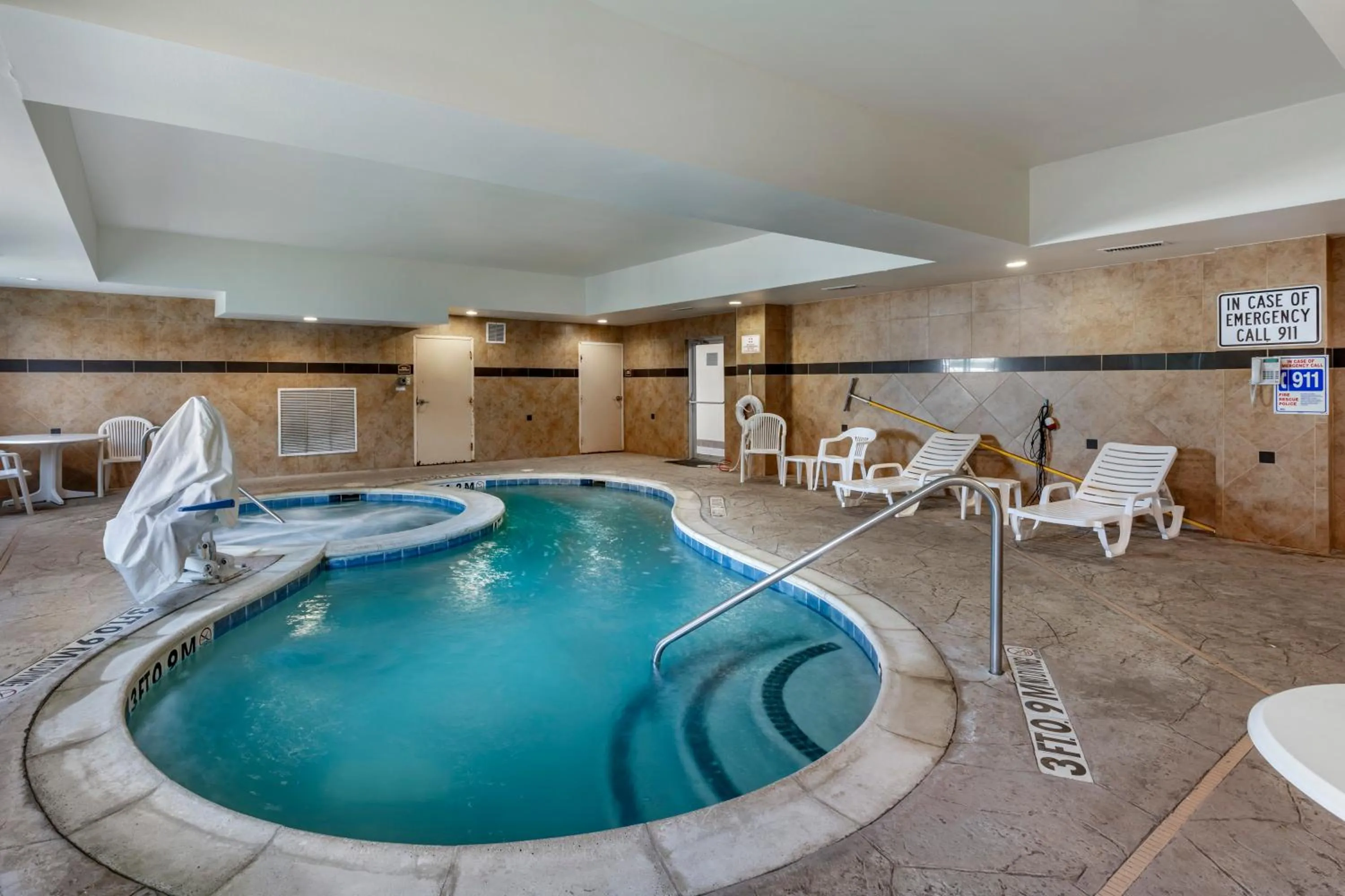 Pool view in Comfort Suites Plano - Dallas North