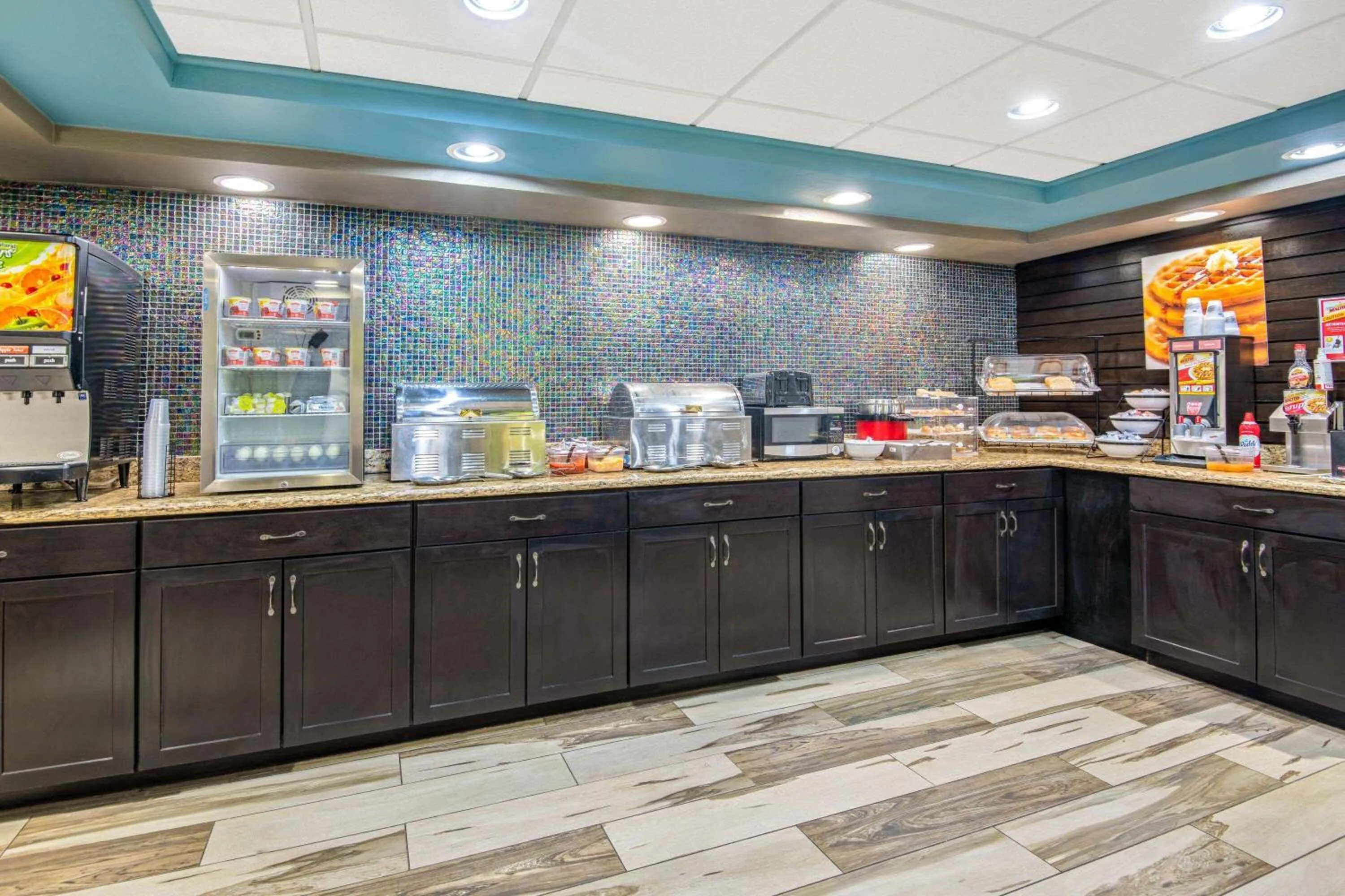 Breakfast in La Quinta by Wyndham Denison - North Lake Texoma