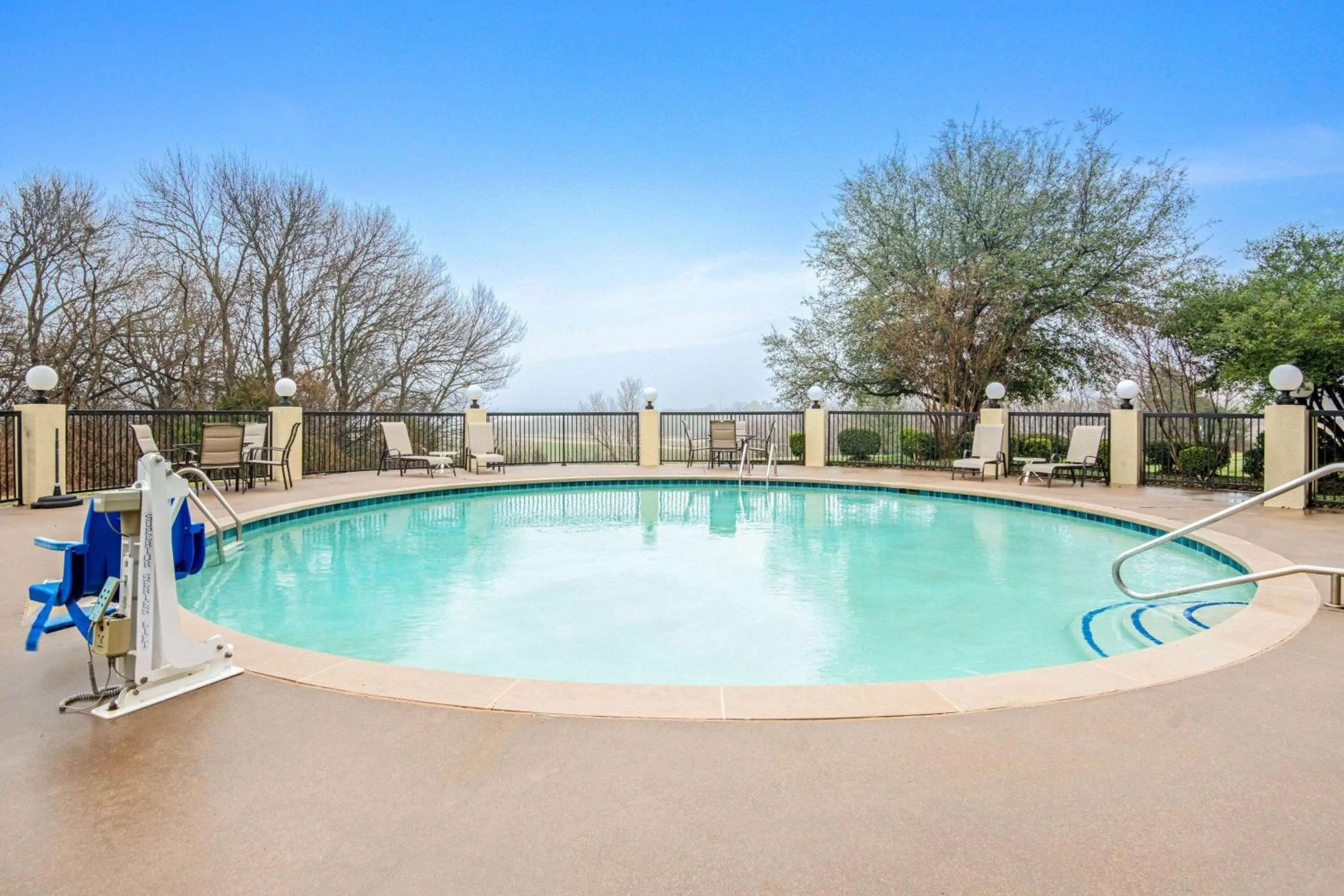 Pool view in La Quinta by Wyndham Denison - North Lake Texoma