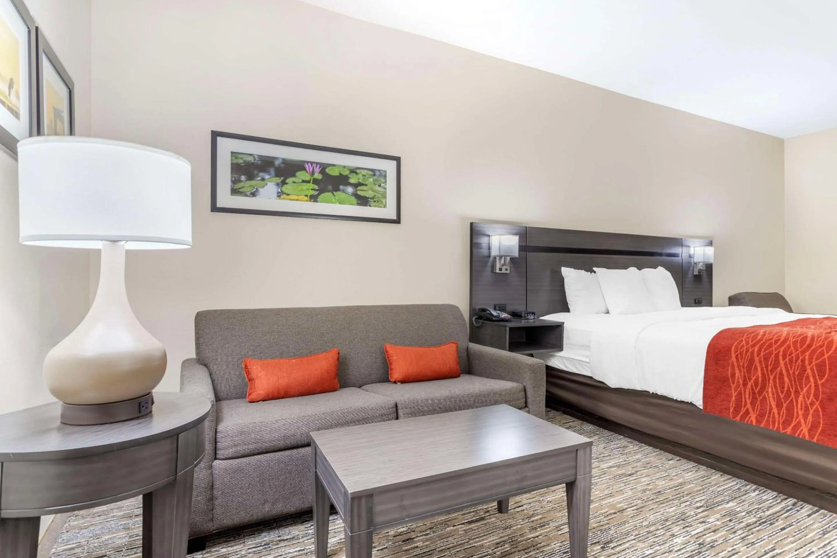 Bedroom, Bed in Comfort Inn by Choice Hotels Orange, TX