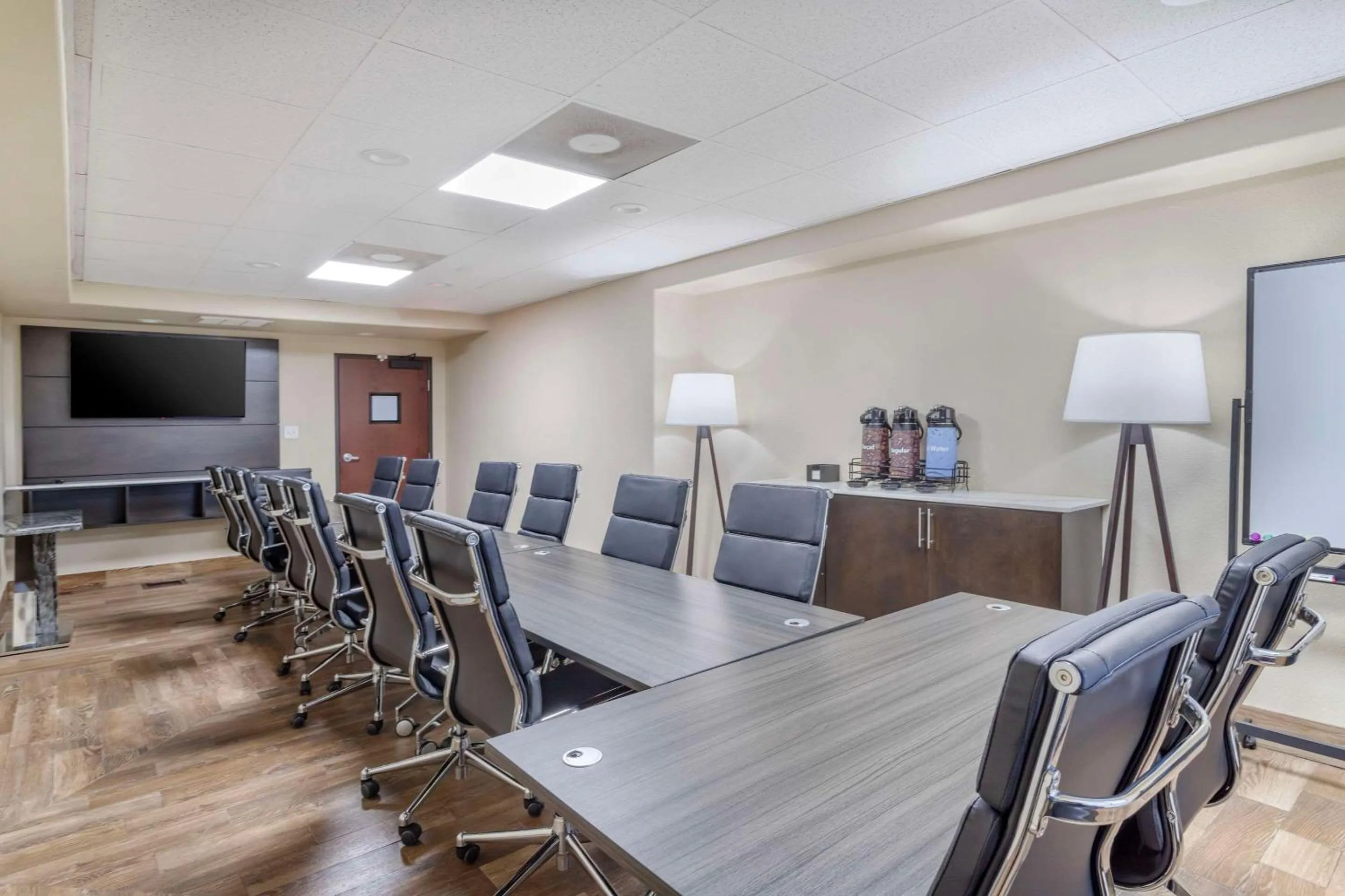 Meeting/conference room in Comfort Inn by Choice Hotels Orange, TX