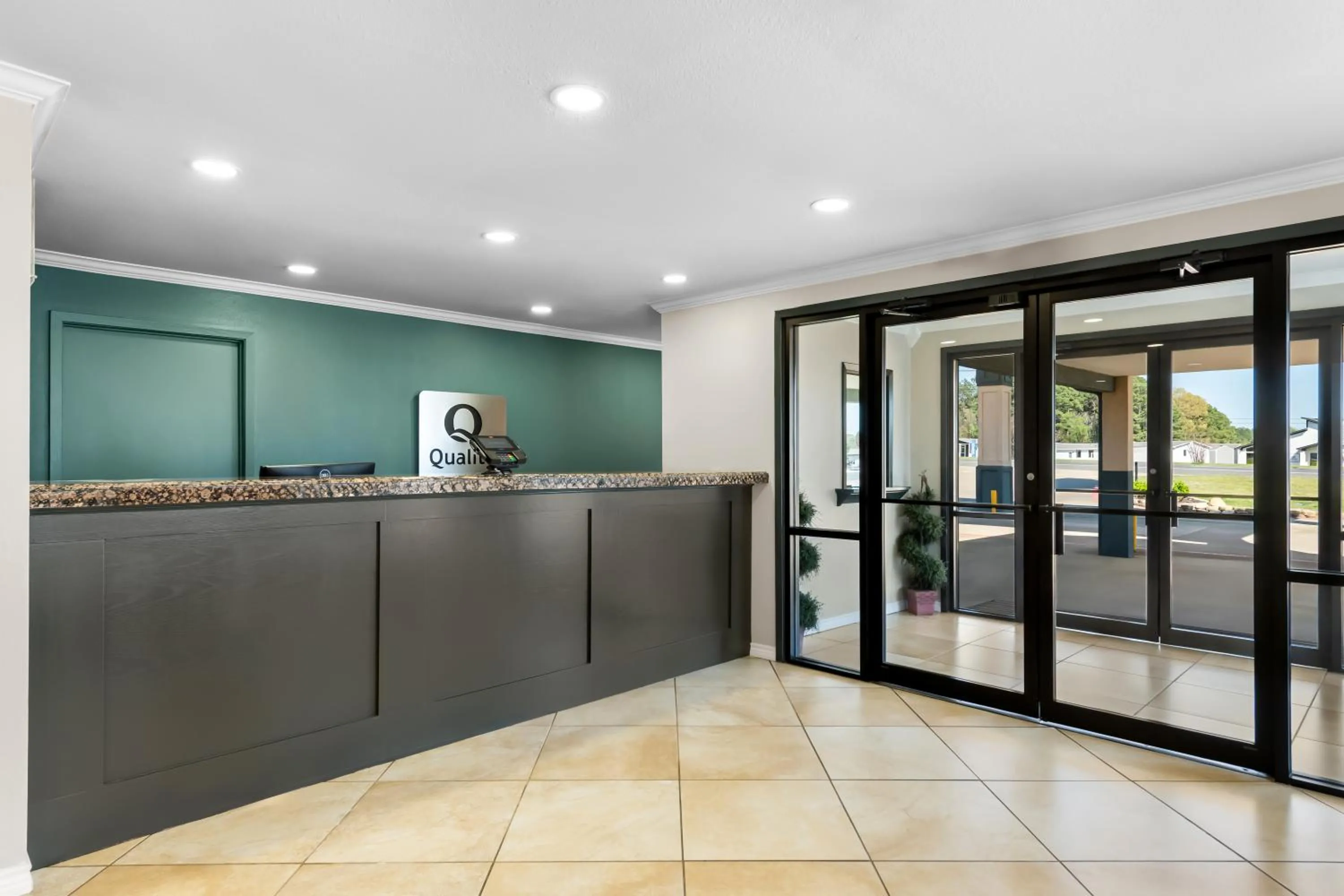 Lobby or reception in Quality Inn Marshall
