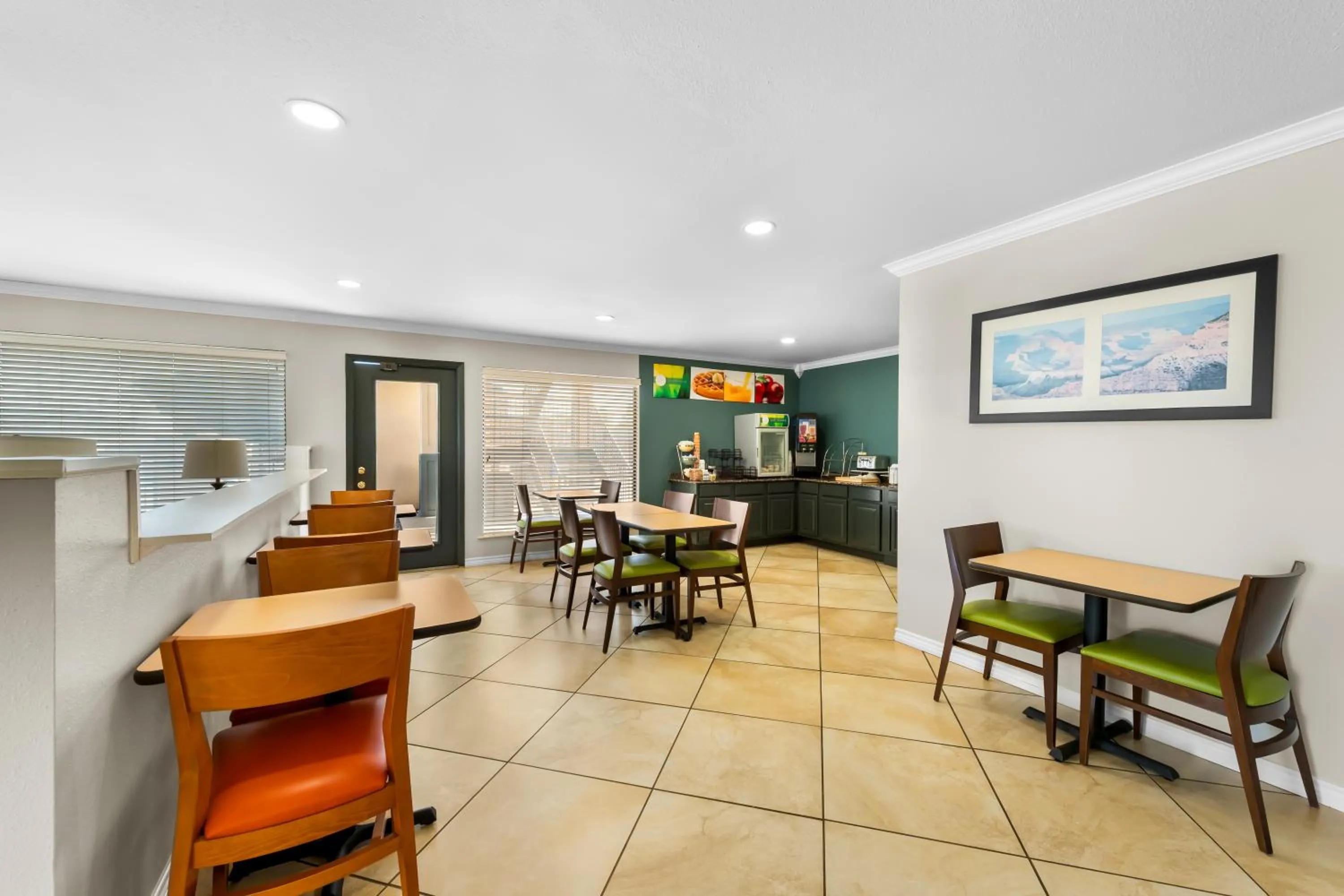 Breakfast in Quality Inn Marshall