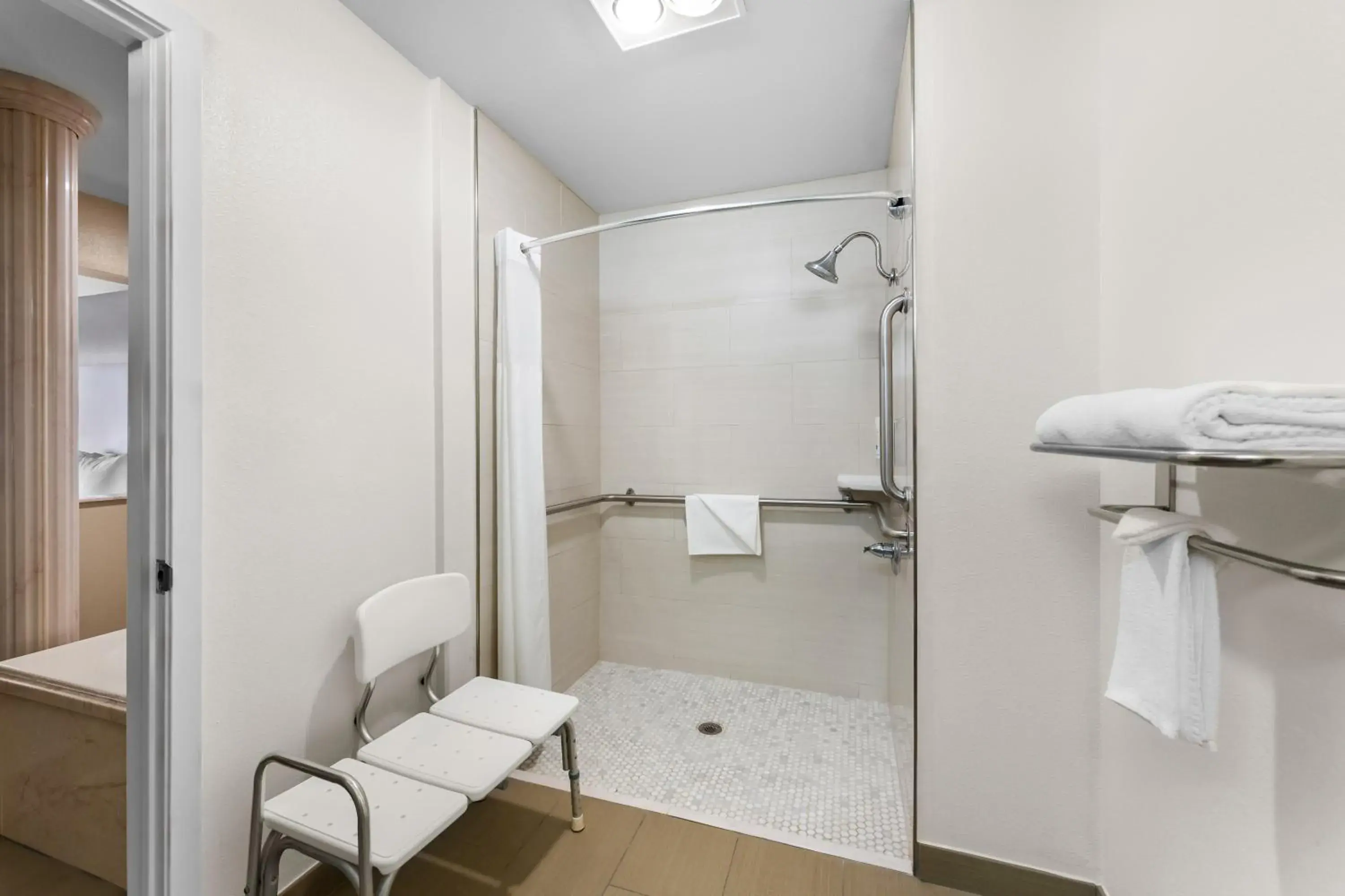 Queen Room with Two Queen Beds - Accessible/Non-Smoking in Quality Inn Marshall Queen Room with Two Queen Beds - Accessible/Non-Smoking in Quality Inn Marshall