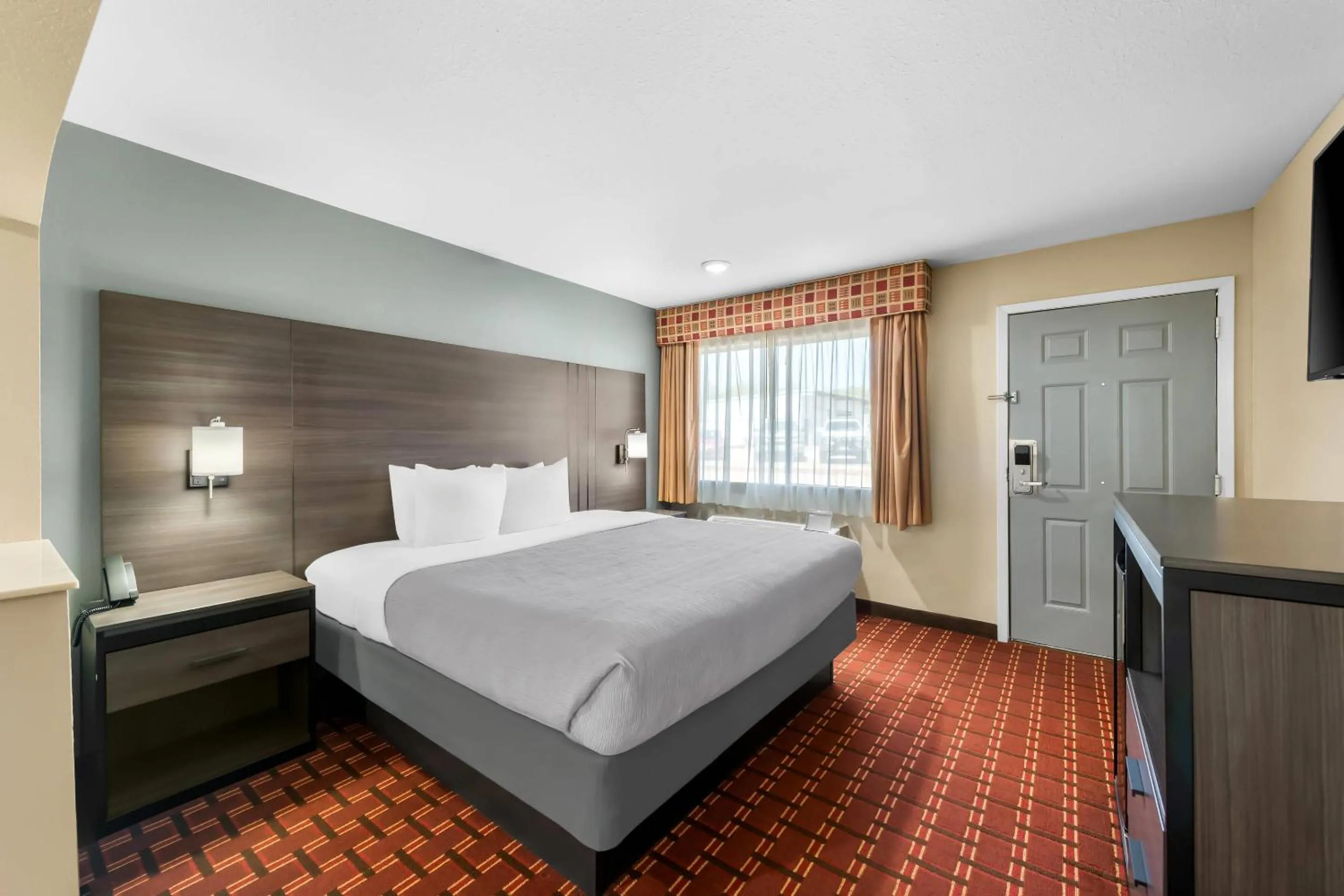 Bedroom, Bed in Quality Inn Marshall