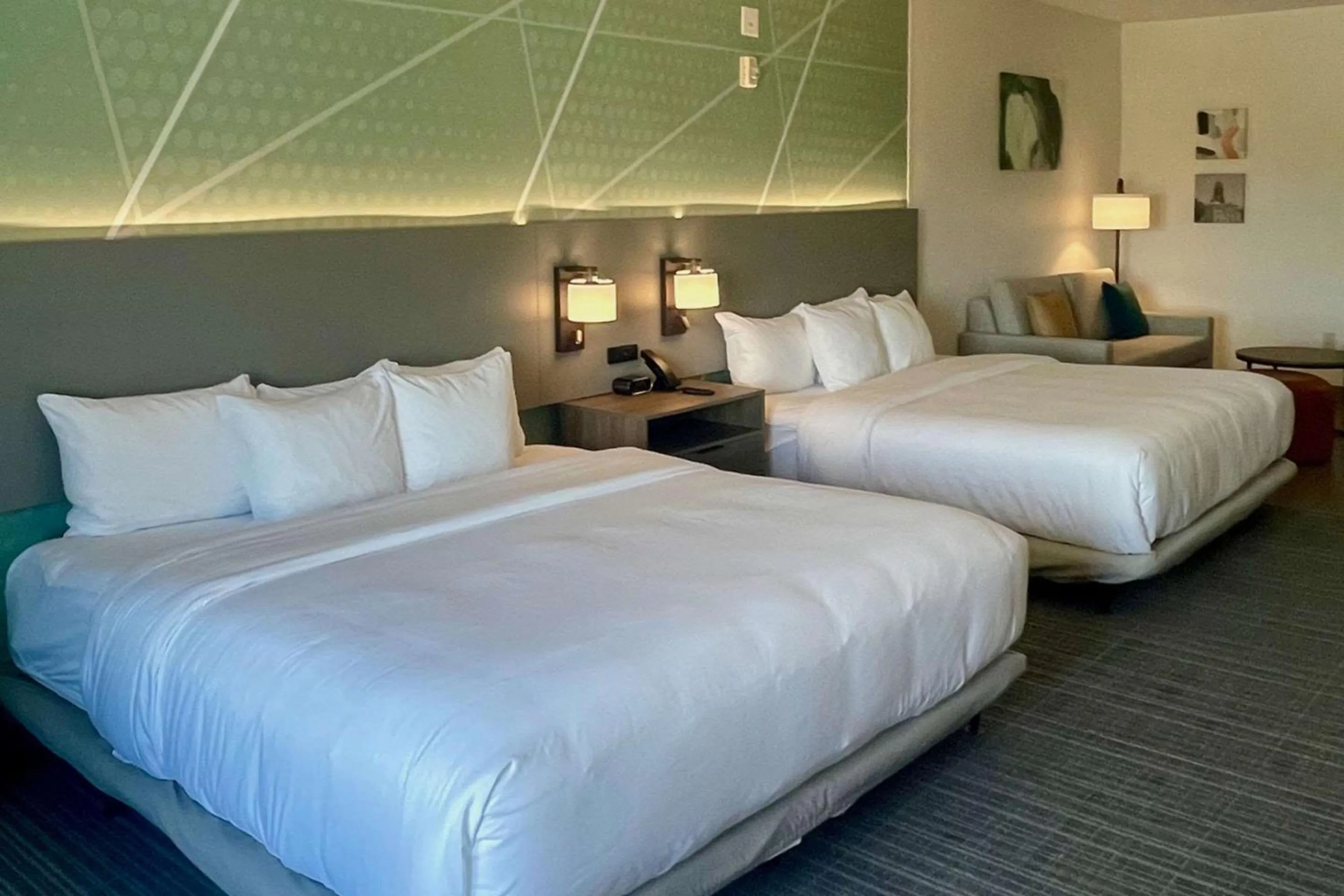 Bed in Comfort Suites