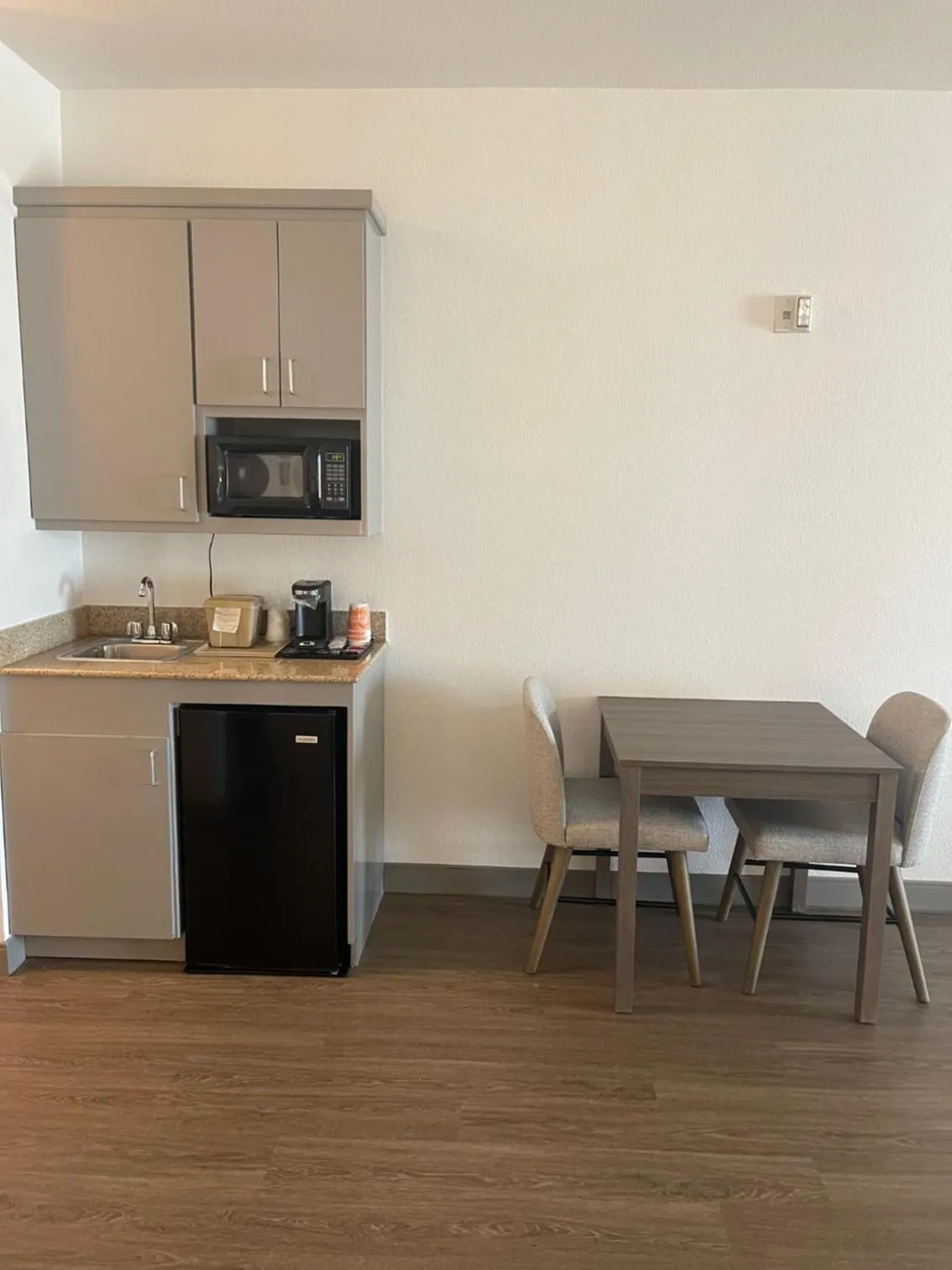 Coffee/tea facilities in Comfort Suites