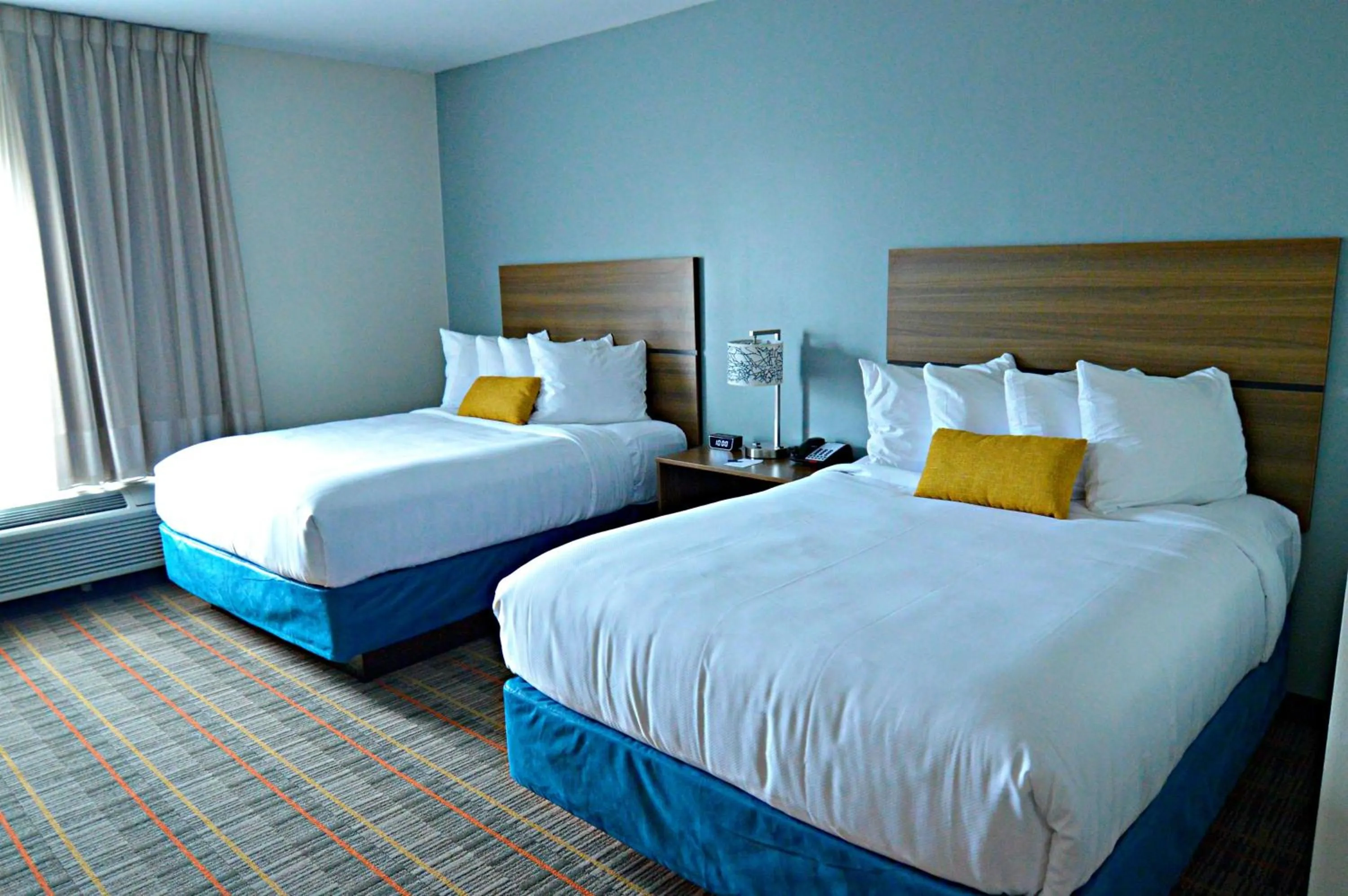 Photo of the whole room, Bed in Best Western Ingleside Inn & Suites