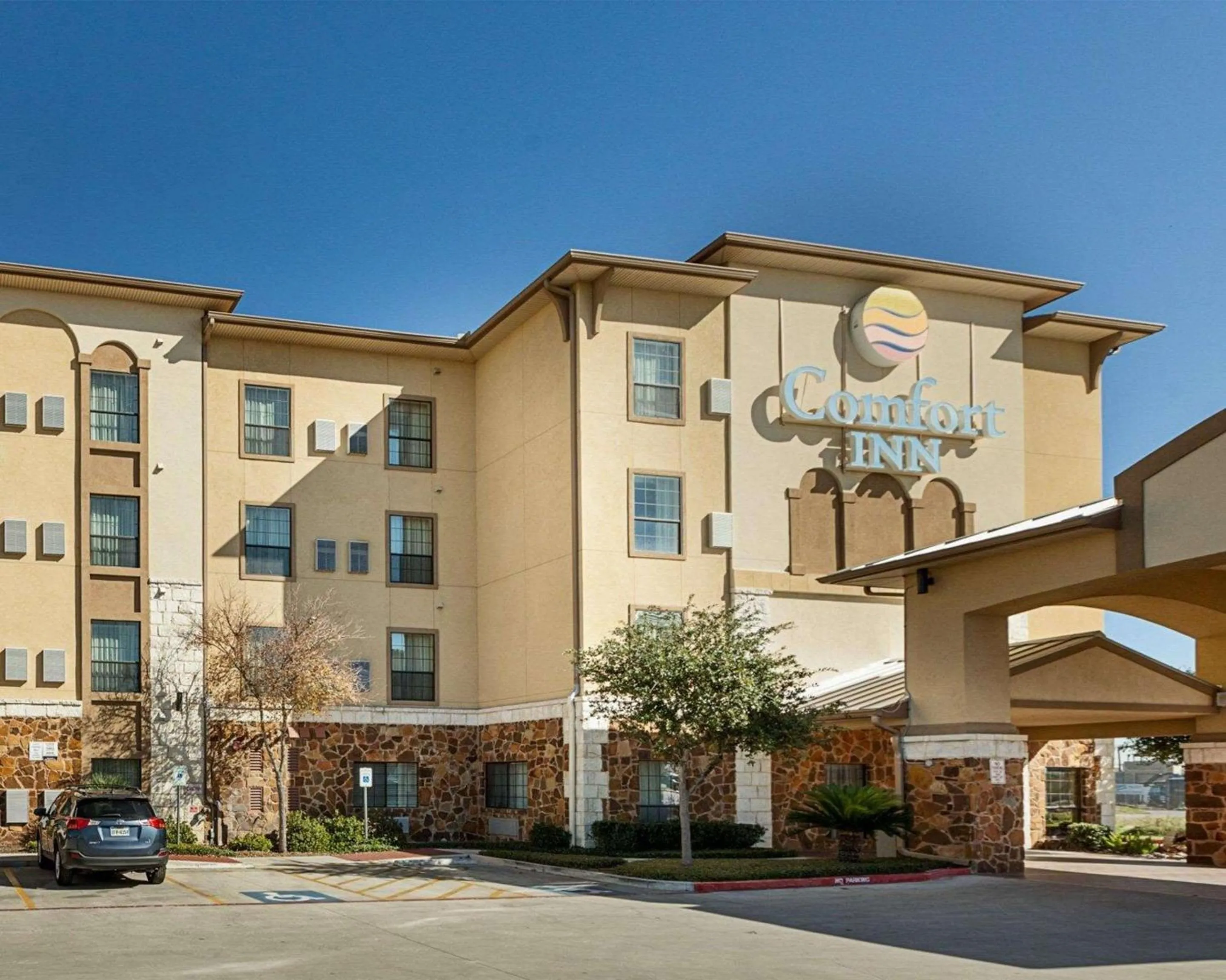 Property Building in Comfort Inn near Seaworld - Lackland AFB