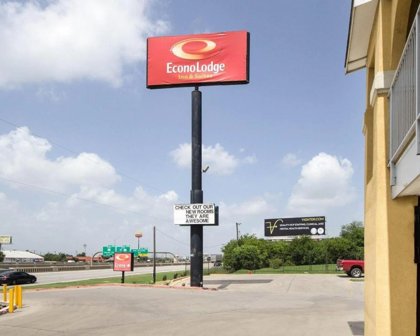 Property building in Econo Lodge Inn & Suites San Antonio near Frost Bank Center