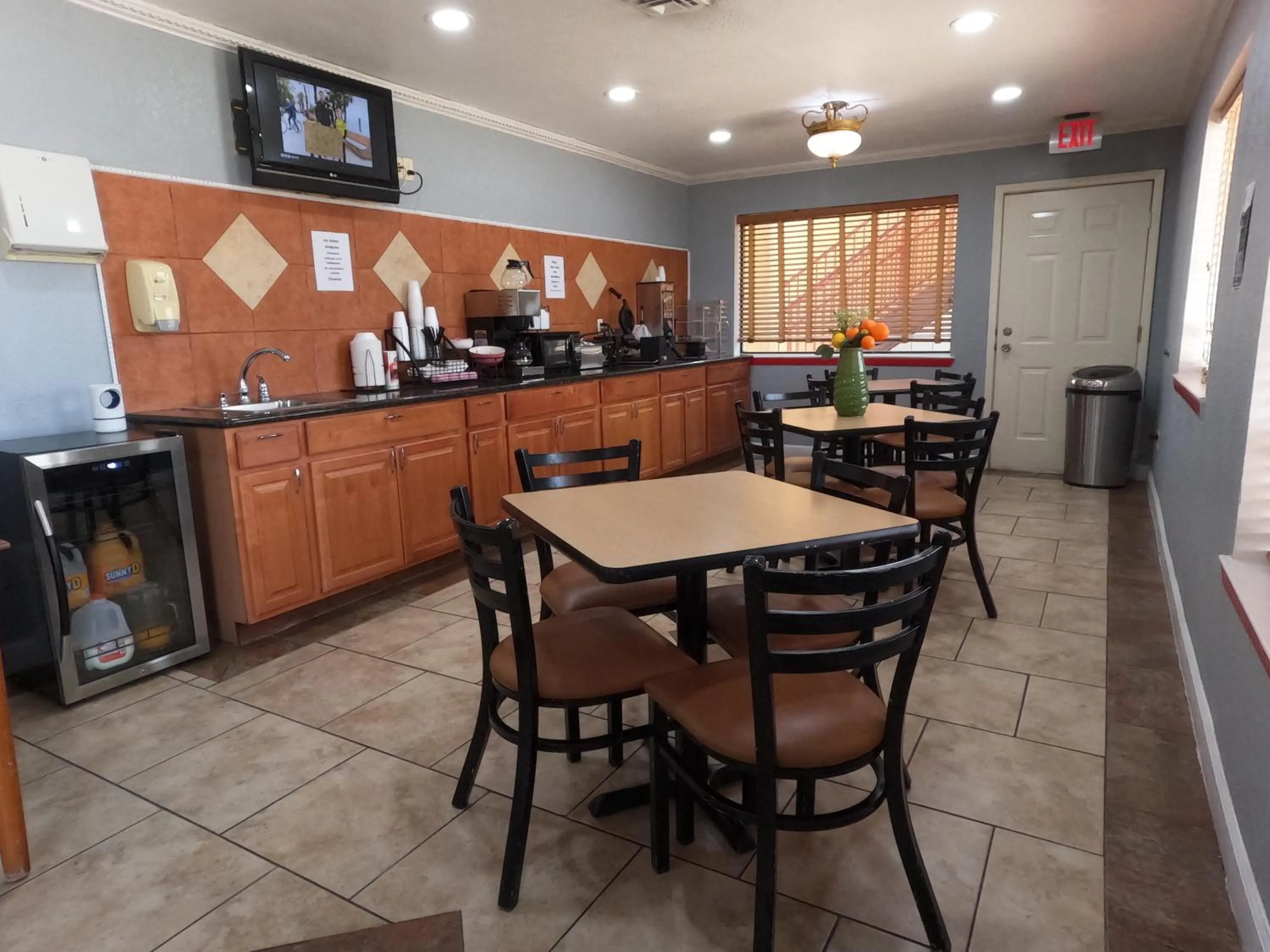 Breakfast in Econo Lodge Inn & Suites Downtown Northeast near Fort Sam Houston