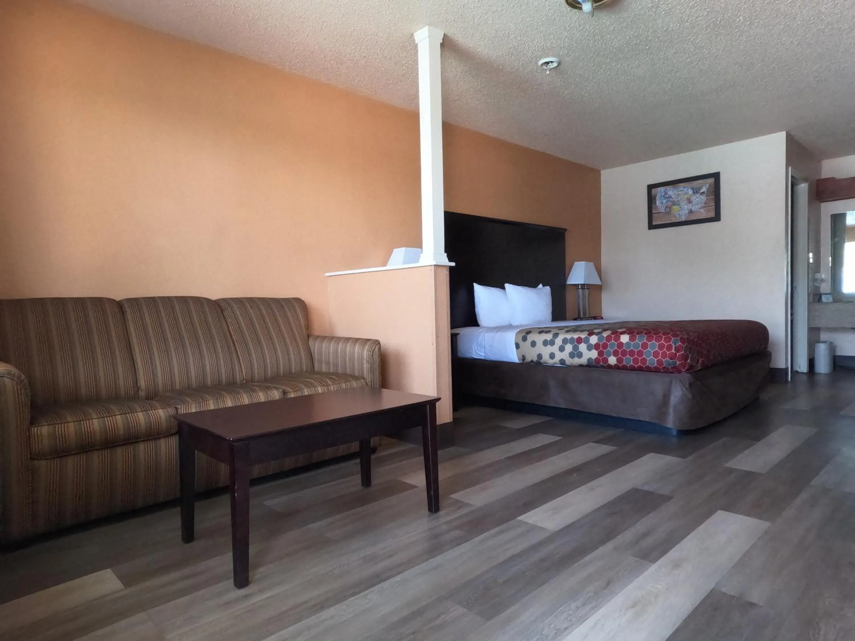 Econo Lodge Inn & Suites Downtown Northeast near Fort Sam Houston