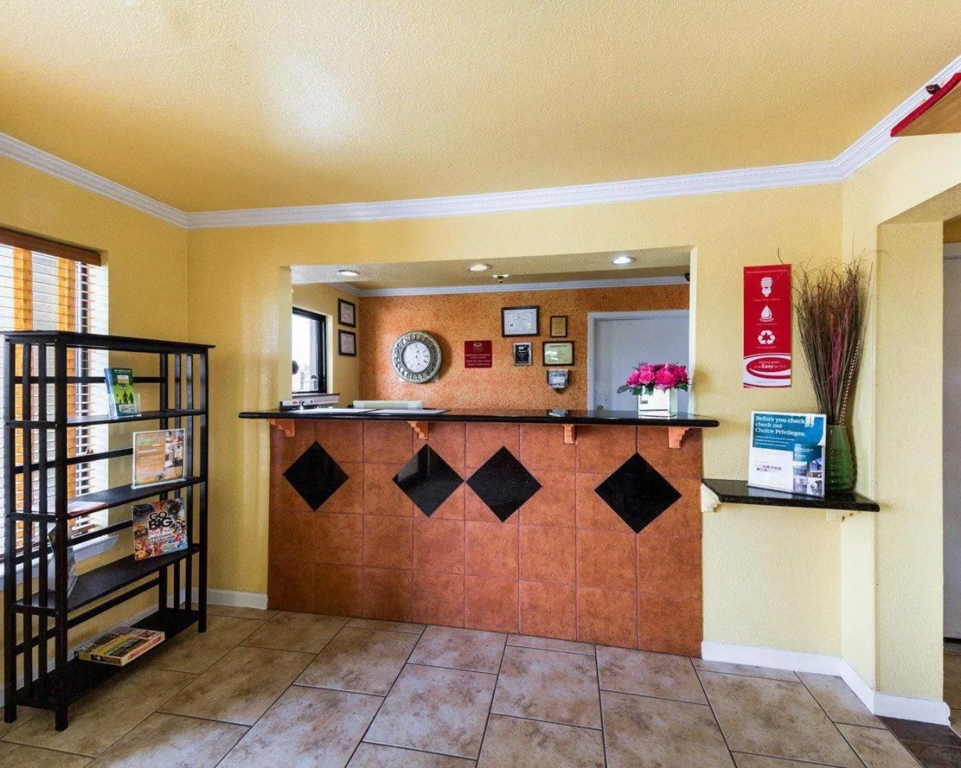 Lobby or reception in Econo Lodge Inn & Suites San Antonio near Frost Bank Center