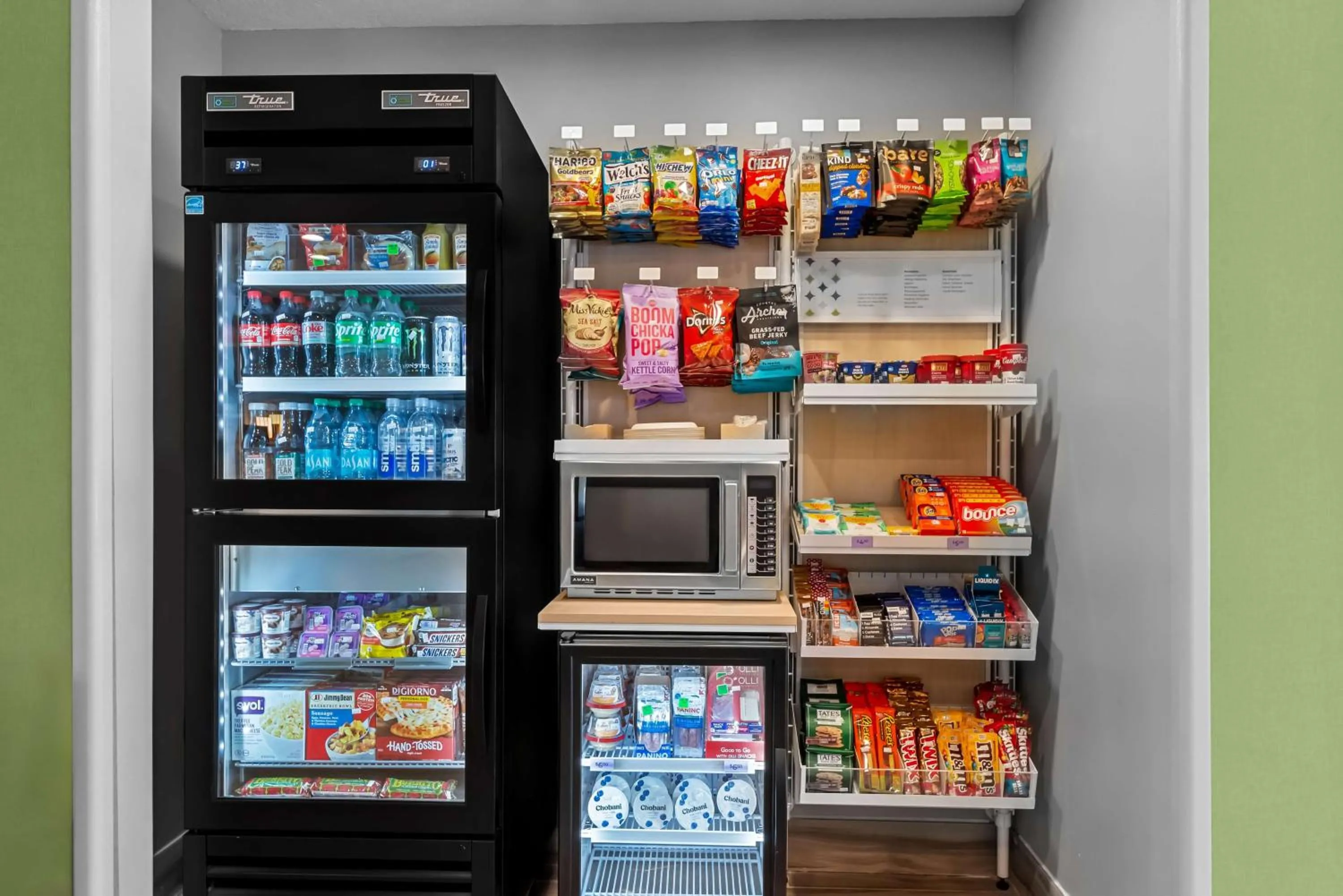 Restaurant/places to eat in Spark by Hilton Selma