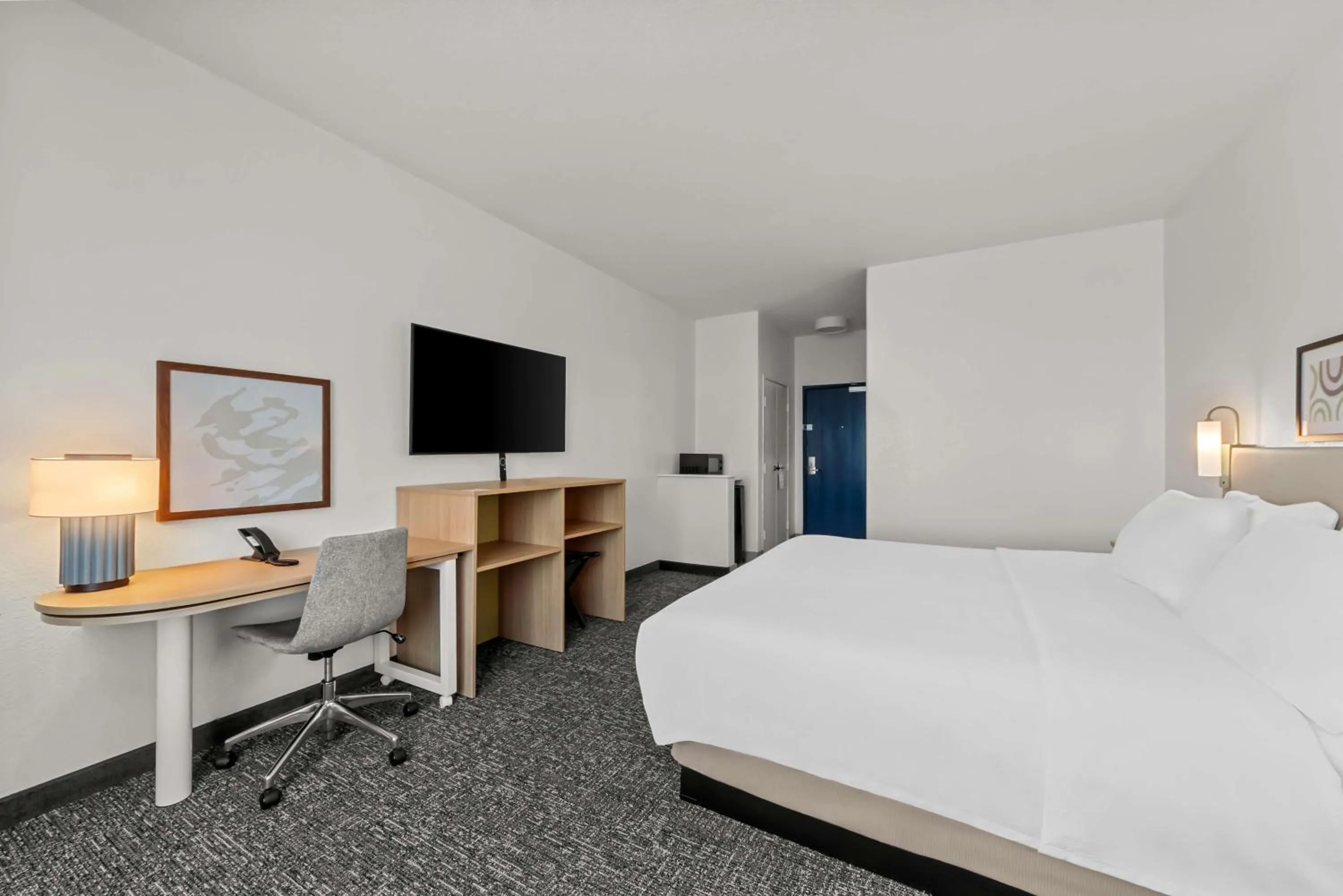 Bedroom, Bed in Spark by Hilton Selma