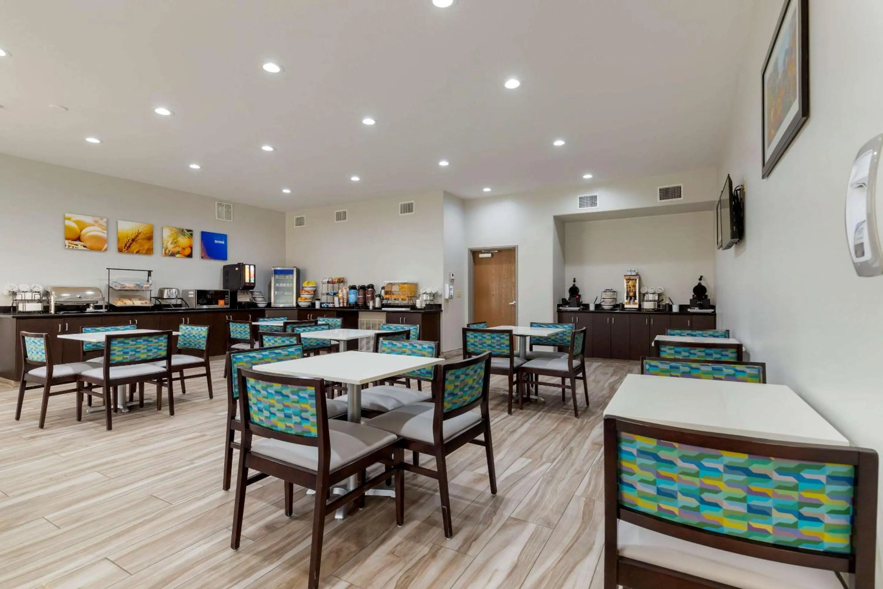 Restaurant/places to eat in Comfort Inn & Suites Selma near Randolph AFB
