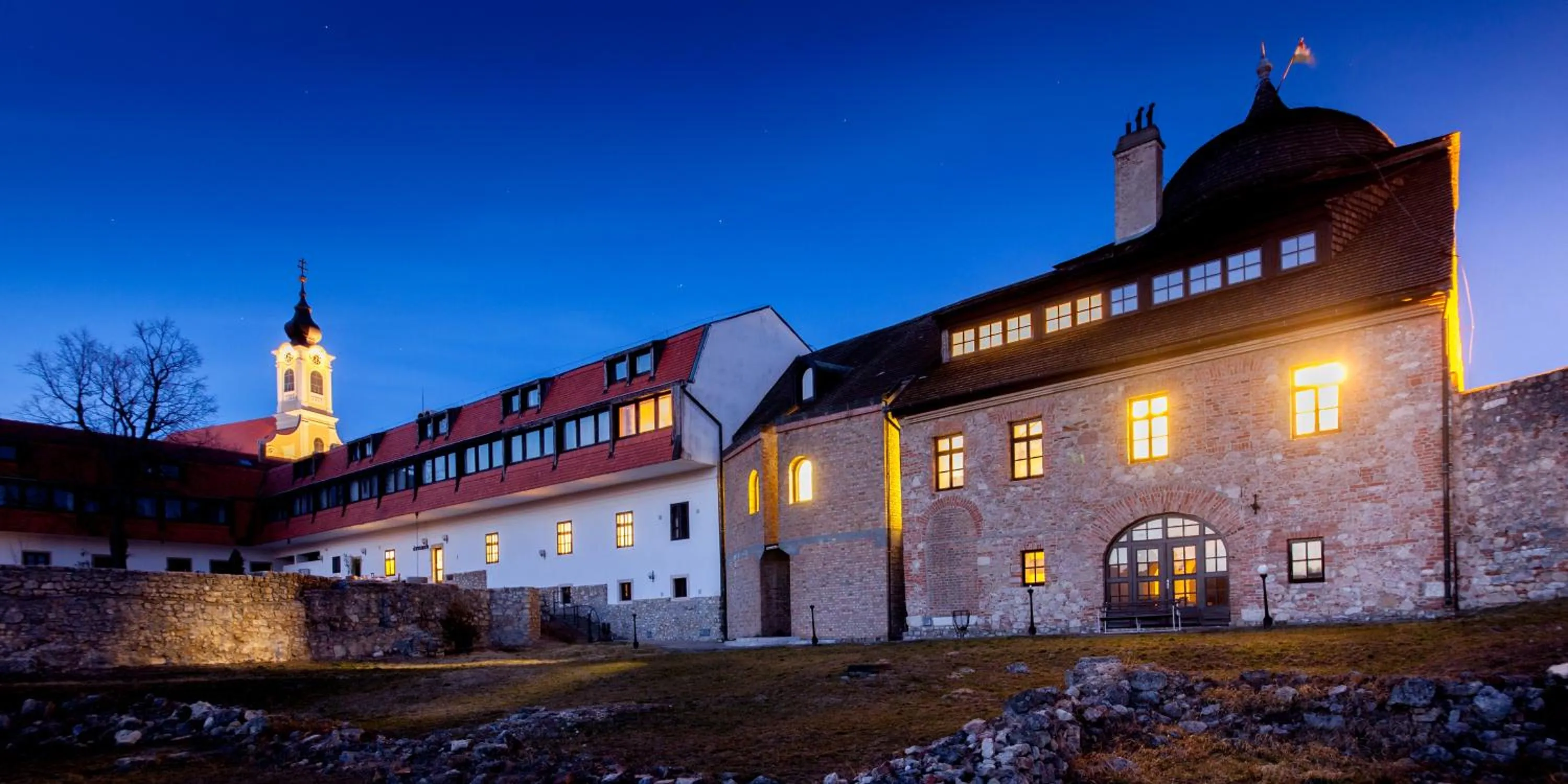 On-site shops in István Király Szálló