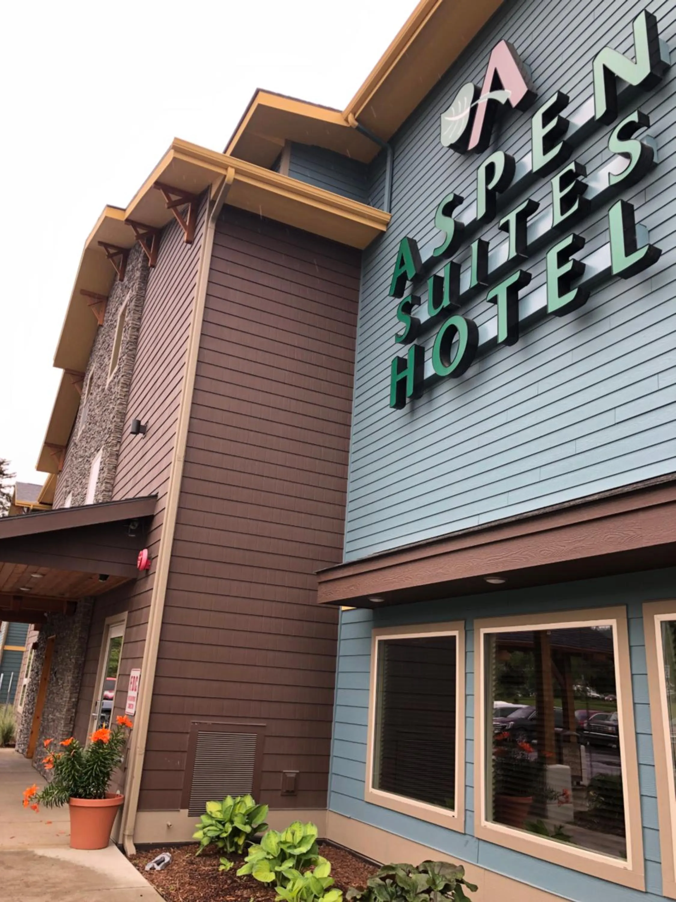 Property building in Aspen Suites Hotel Homer