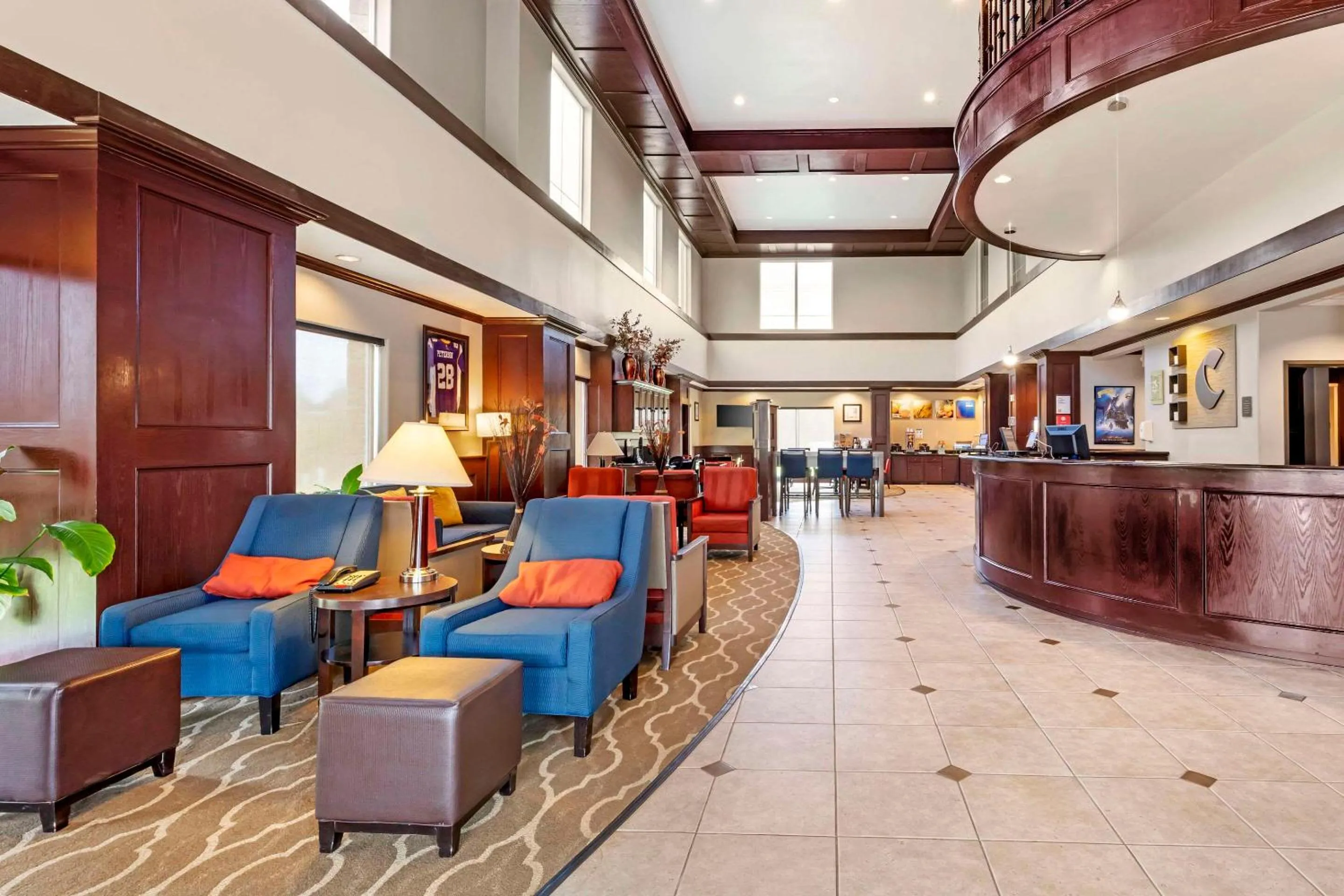 Lobby or reception in Comfort Suites Palestine