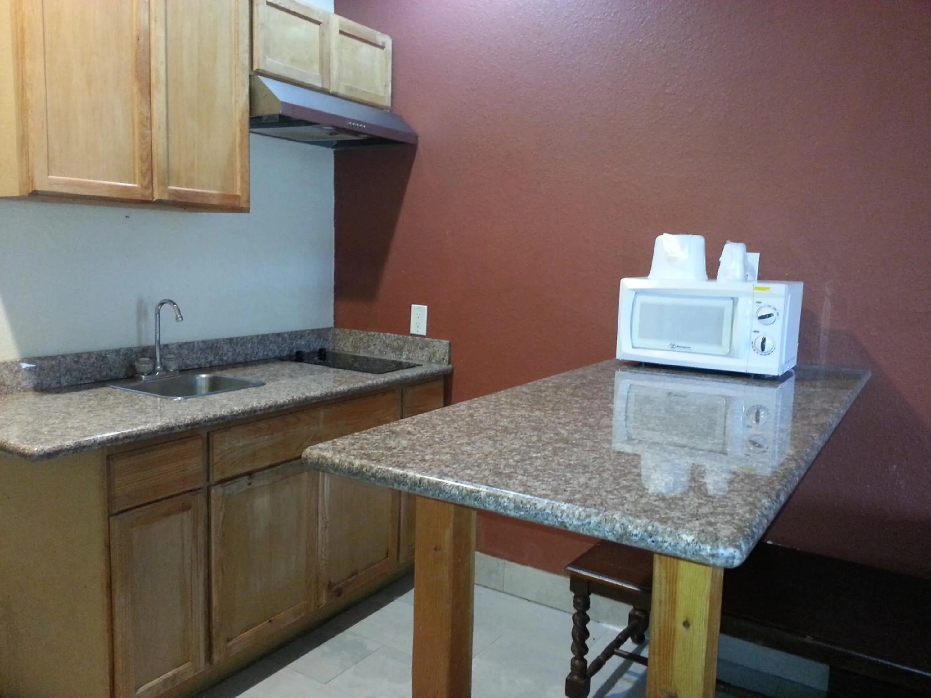 Scottish Inn & Suites IAH West