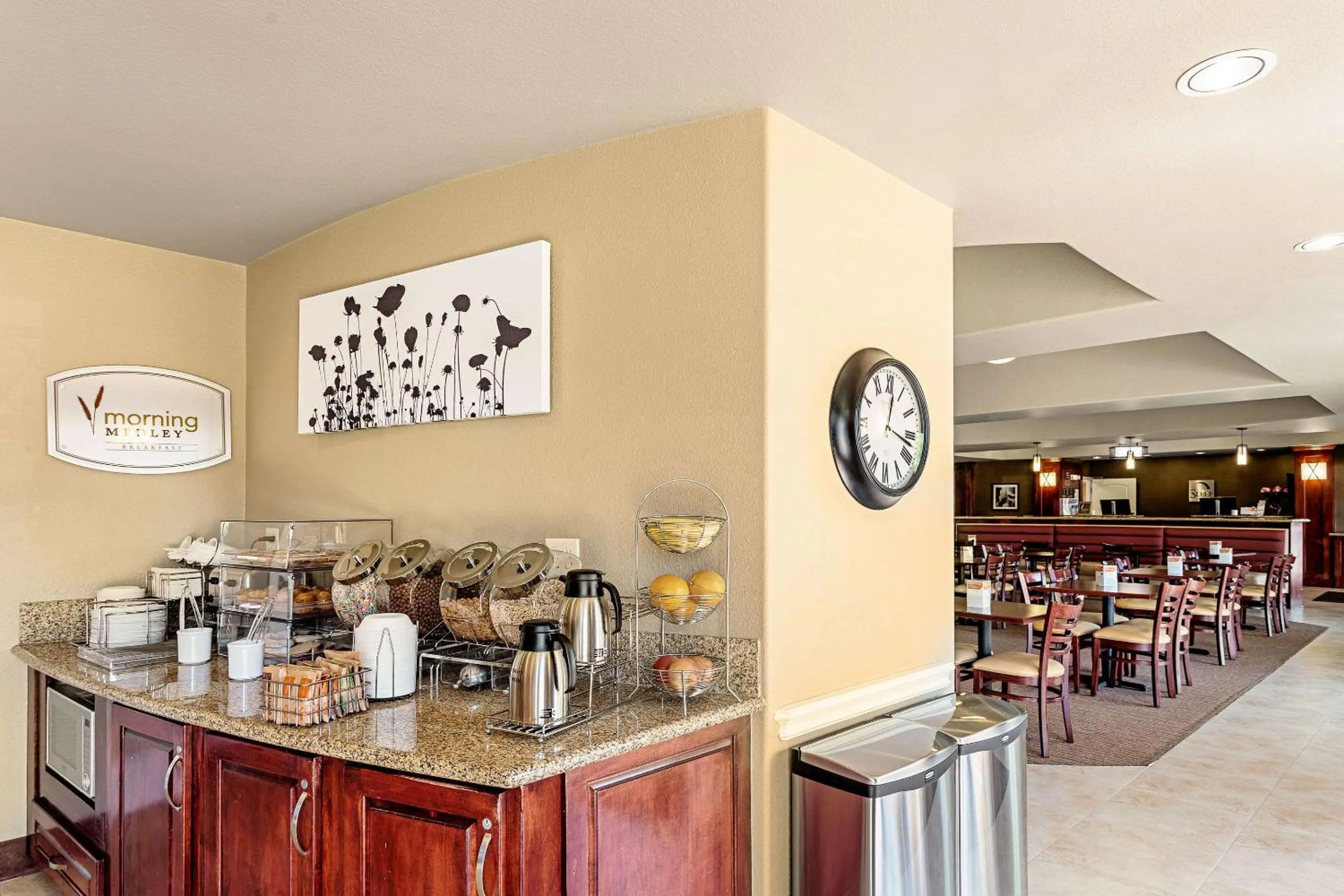 Restaurant/places to eat in Sleep Inn & Suites Tyler South