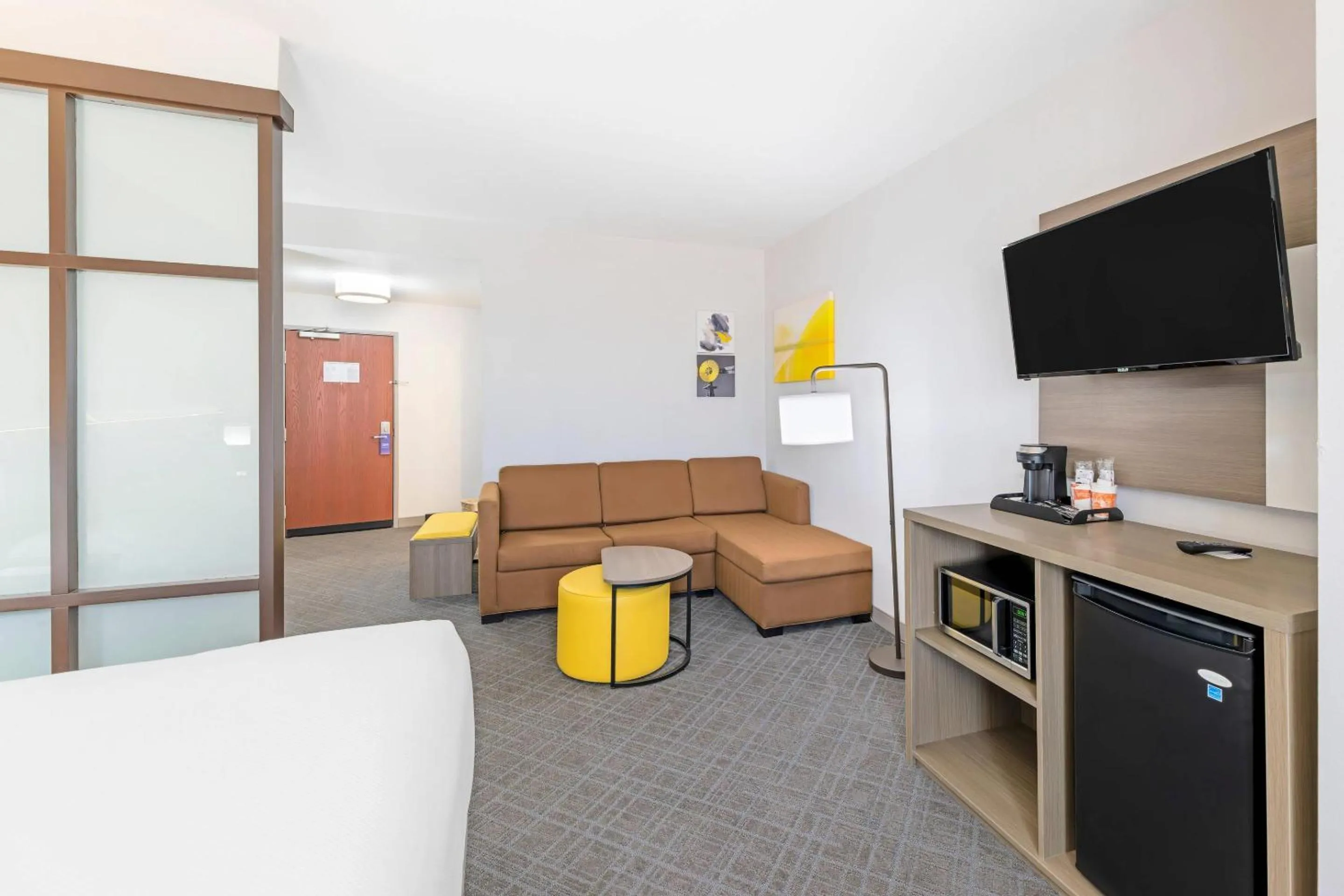 Bedroom, Bed in Comfort Suites Pecos