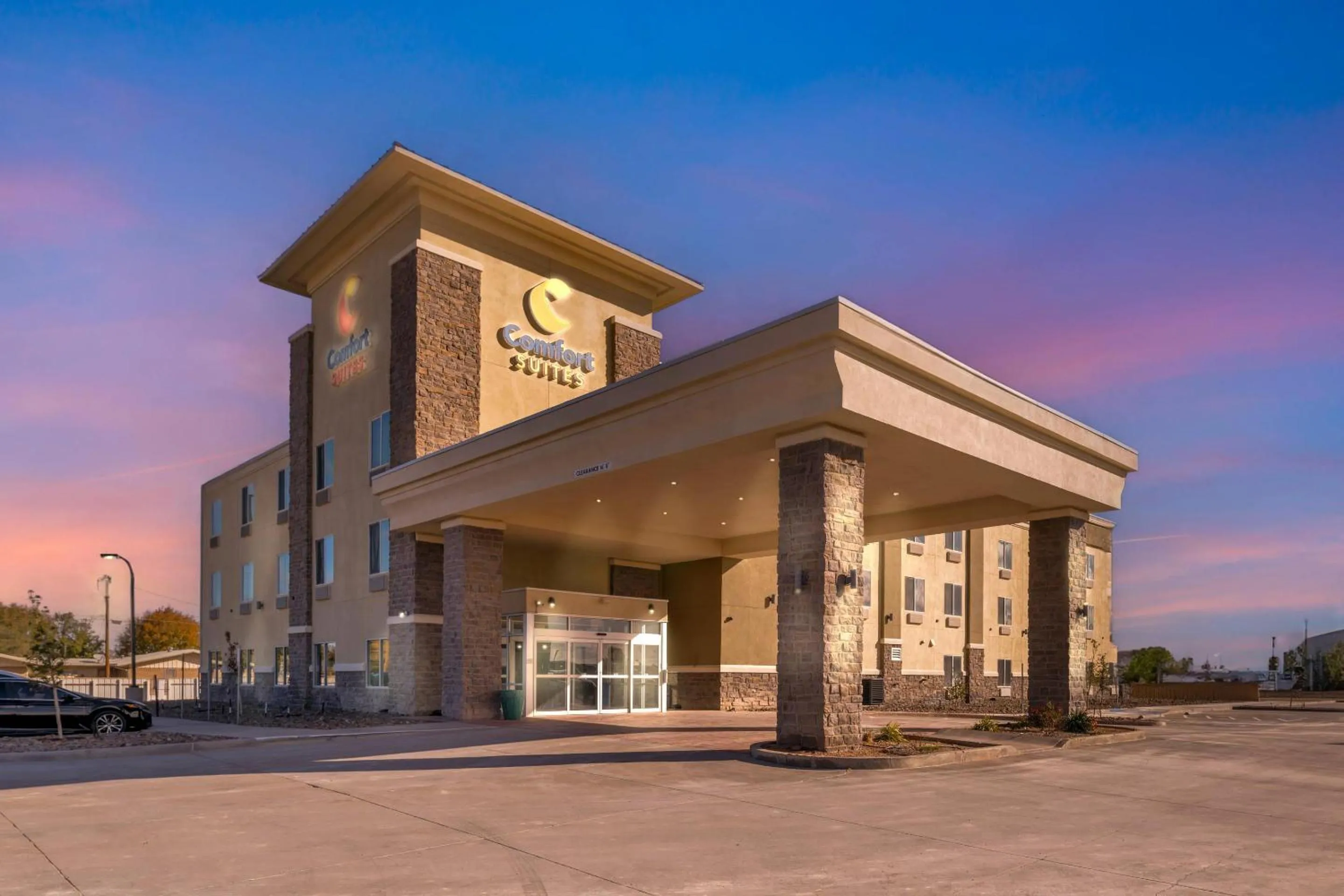 Property building in Comfort Suites Pecos