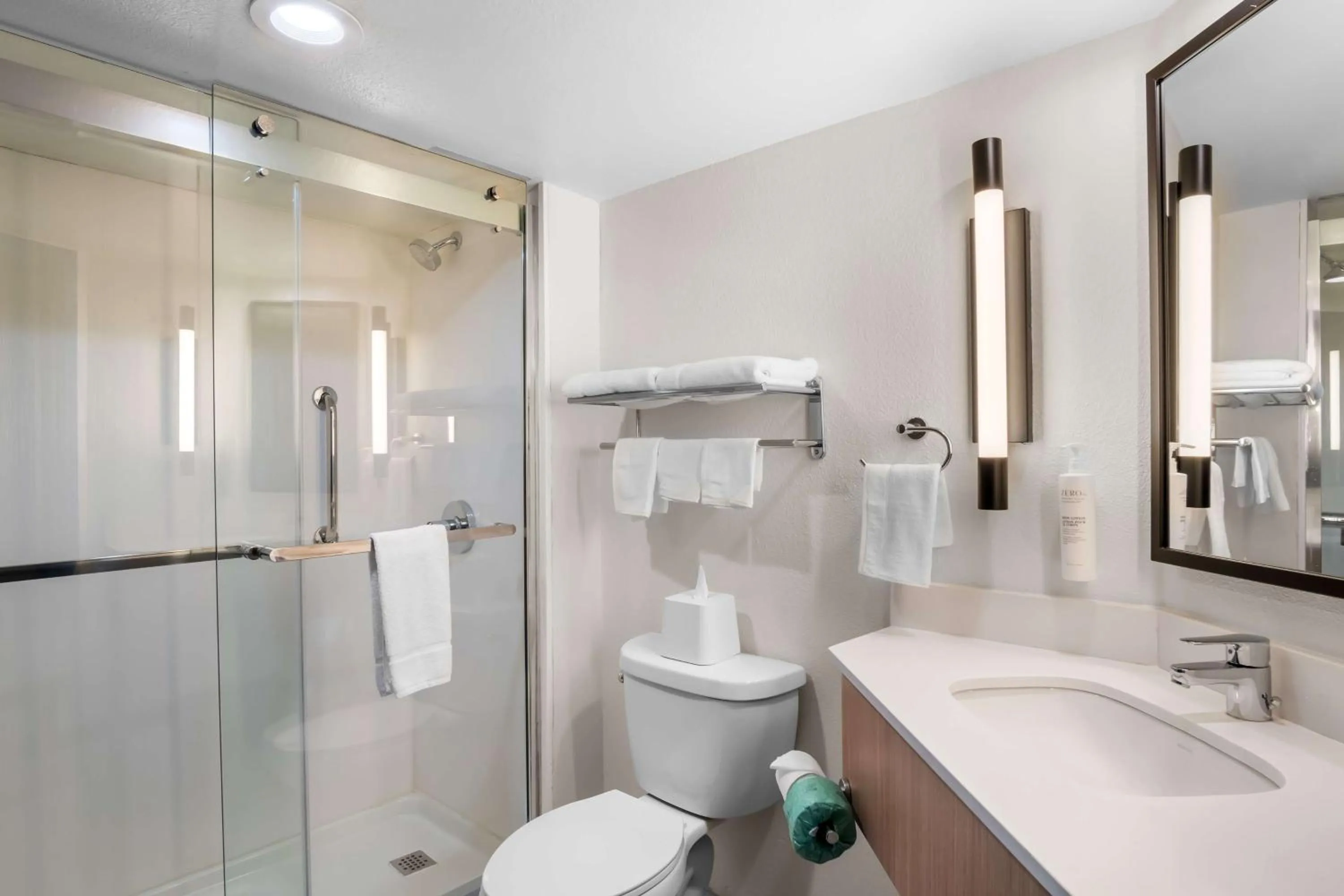 Bathroom in Wingate by Wyndham Richardson