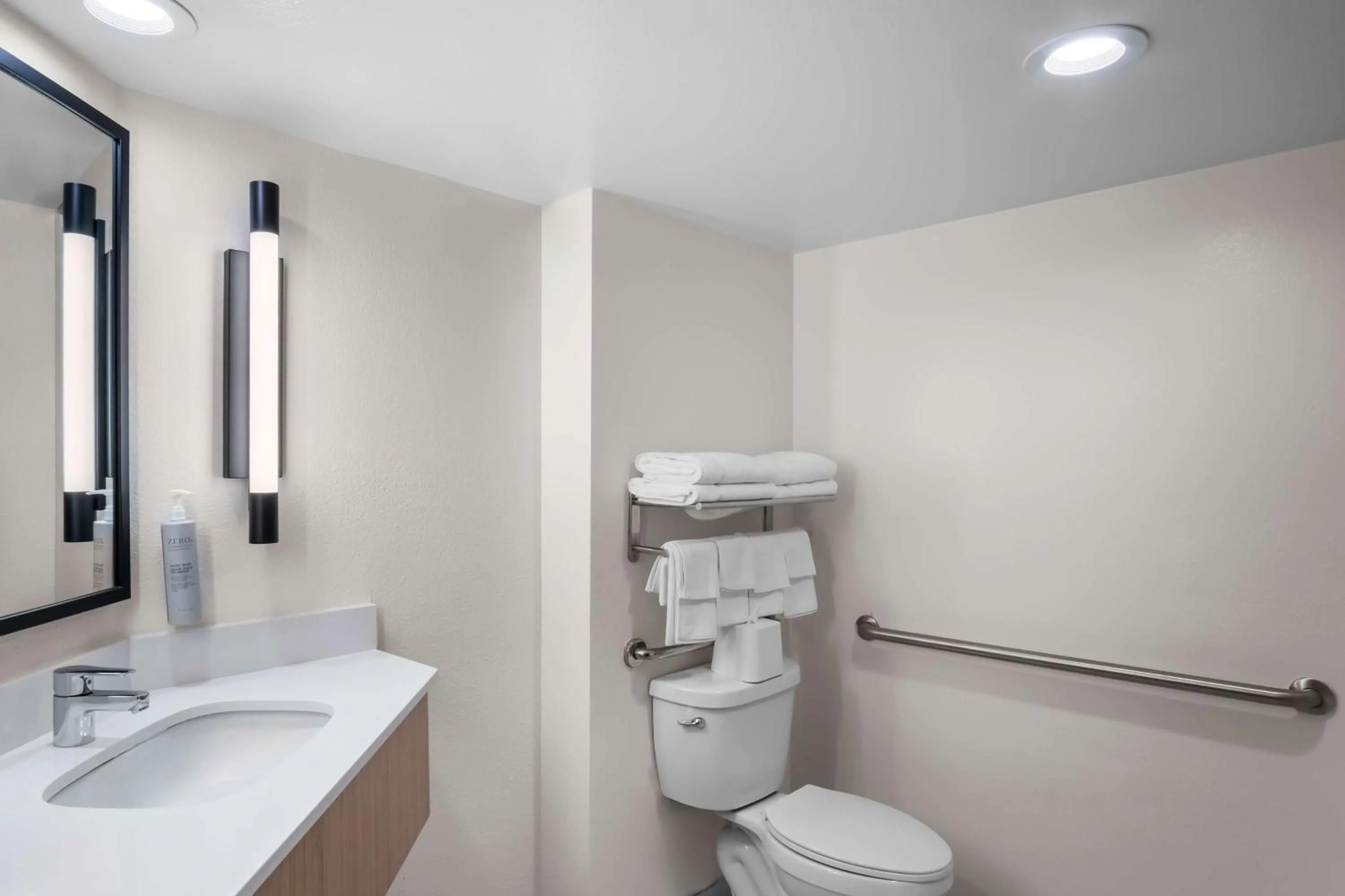 Bathroom in Wingate by Wyndham Richardson