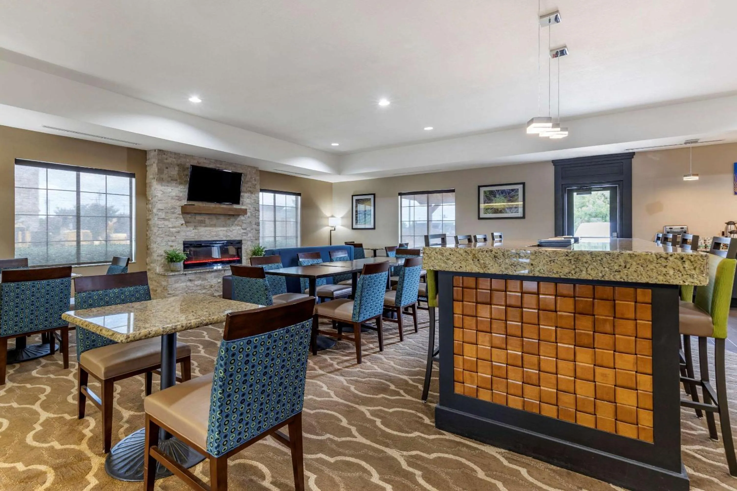 Restaurant/places to eat in Comfort Suites Buda - Austin South